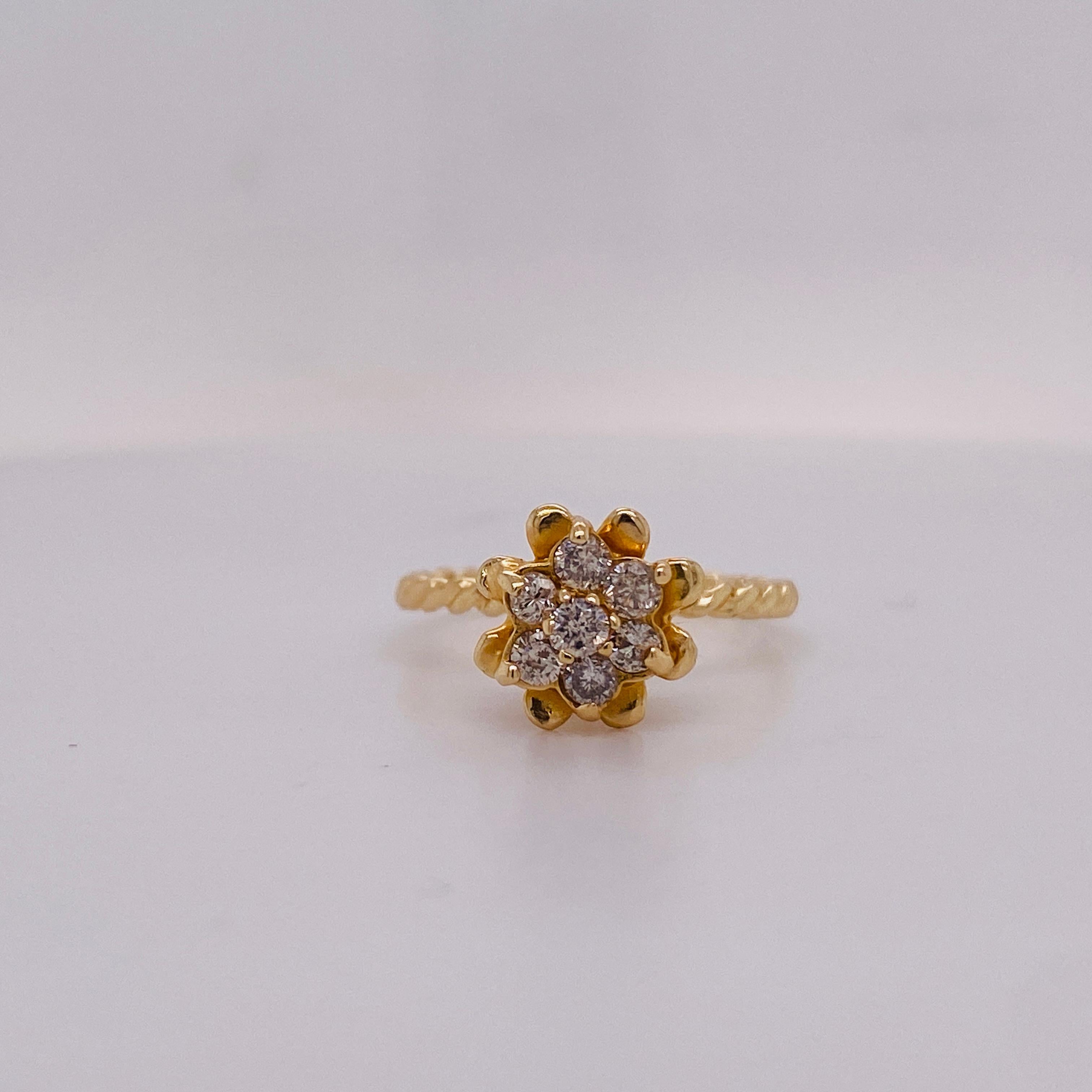 Revival Bague tulipe en or jaune 14 carats, diamant 0.42 carats, grappe florale sur anneau torsadé en vente