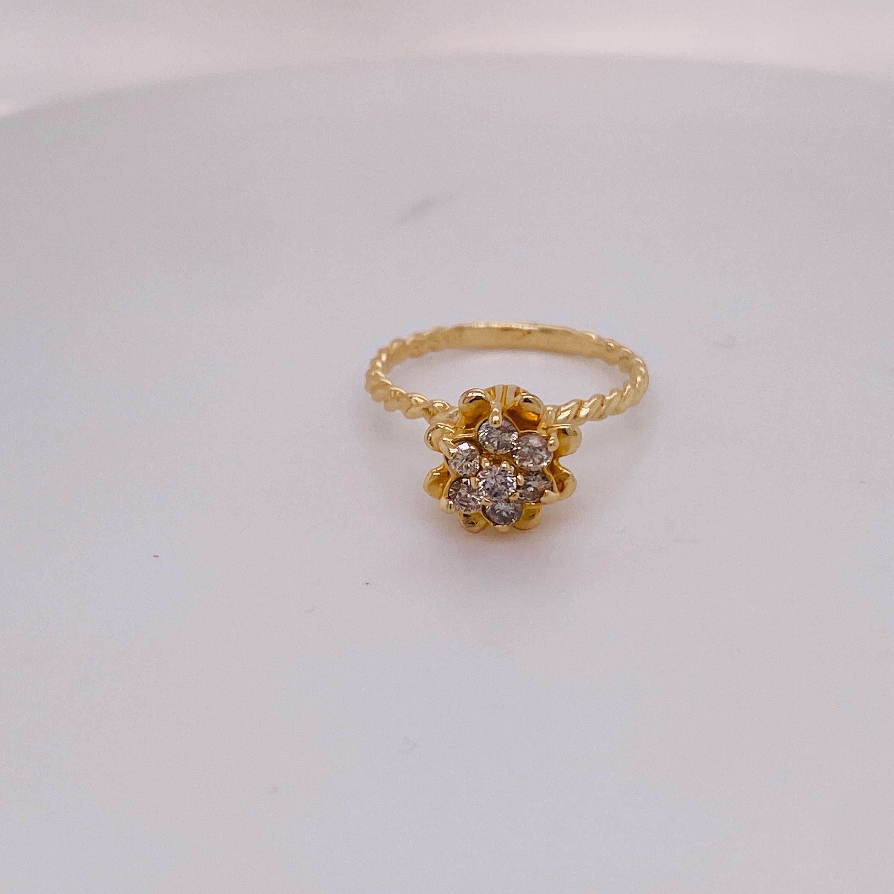 Taille ronde Bague tulipe en or jaune 14 carats, diamant 0.42 carats, grappe florale sur anneau torsadé en vente