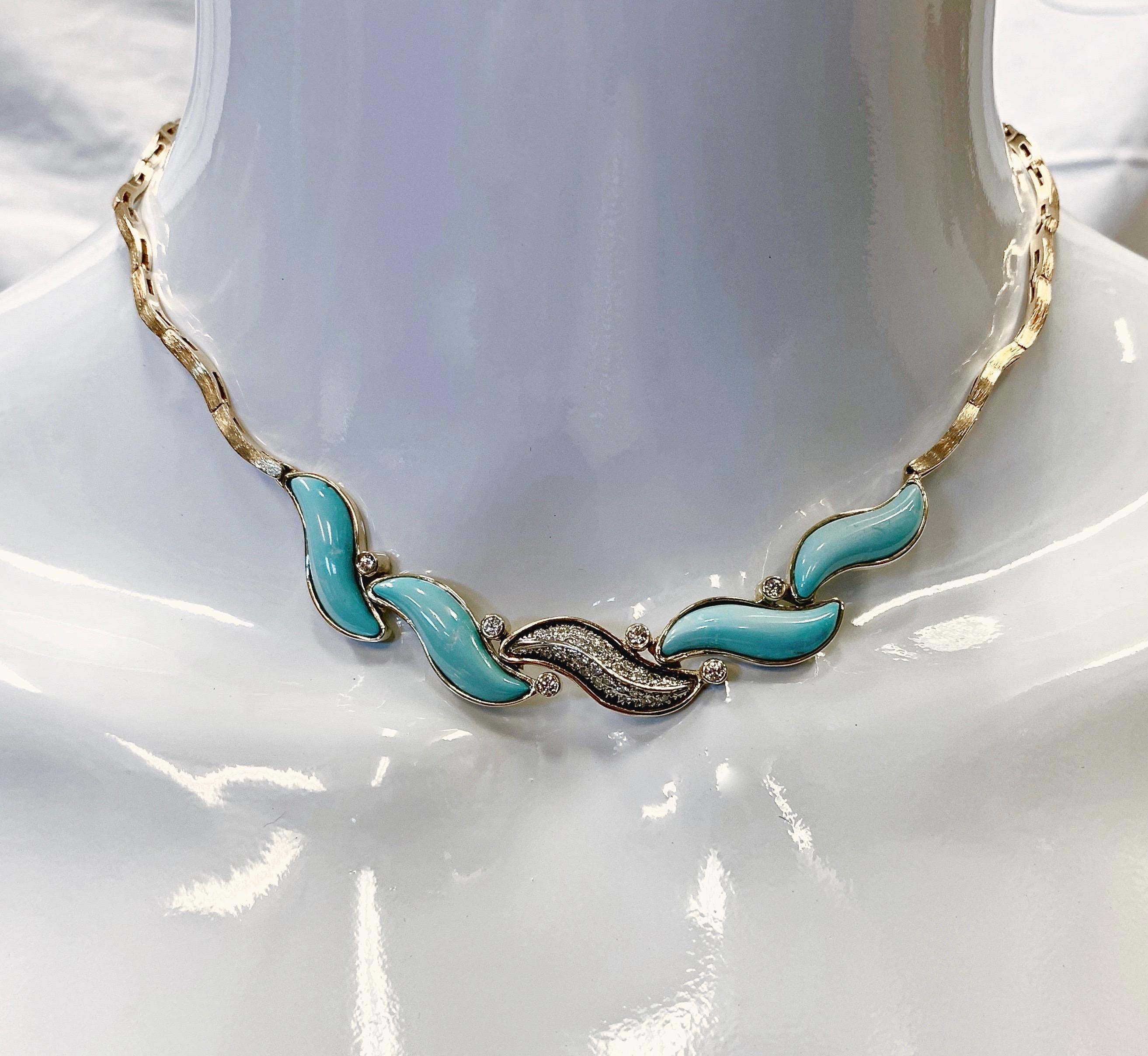 Contemporary Diamond and Turquoise Brushed 18 Karat Yellow Gold Wavy Link Choker Necklace