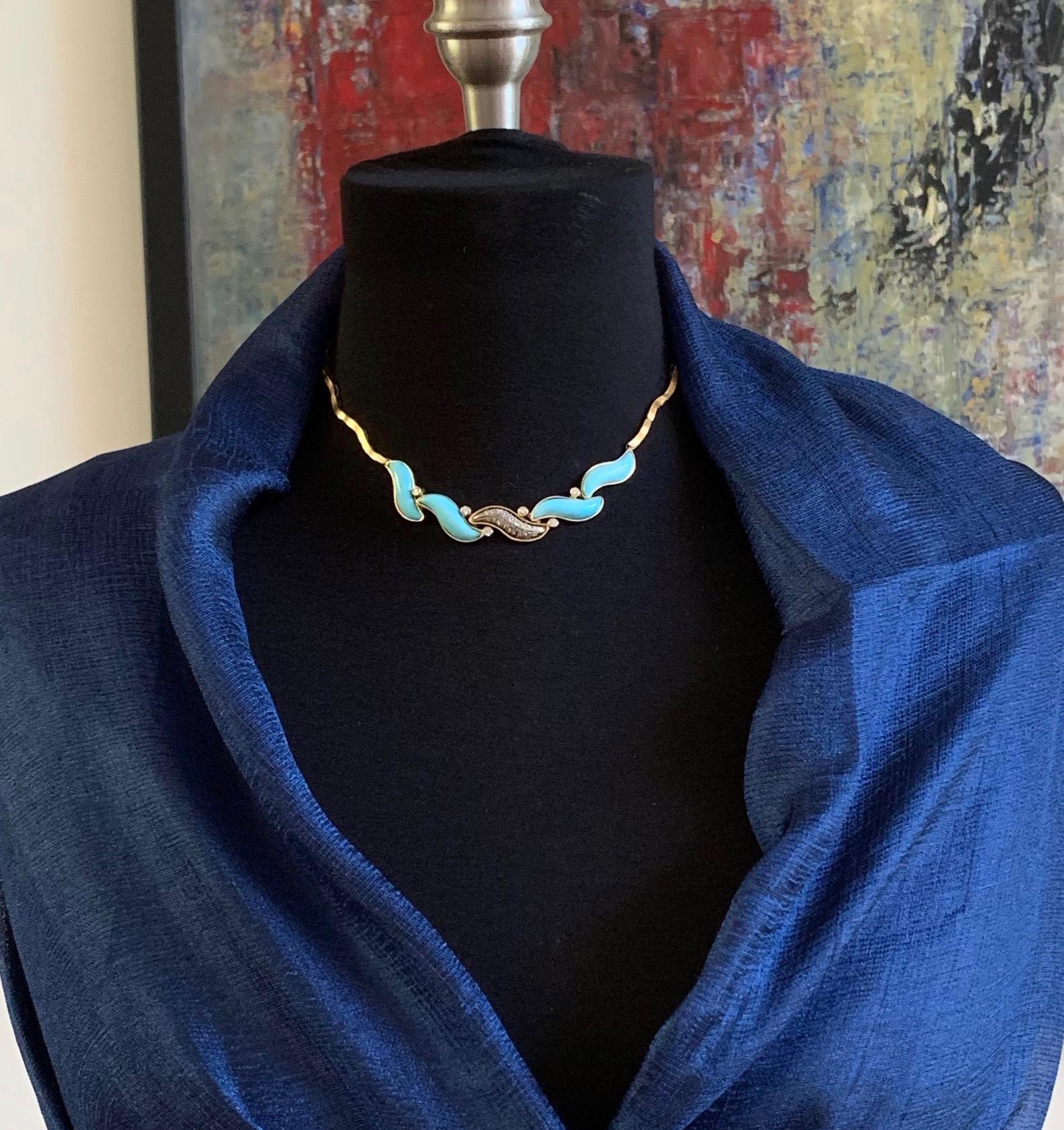Women's Diamond and Turquoise Brushed 18 Karat Yellow Gold Wavy Link Choker Necklace