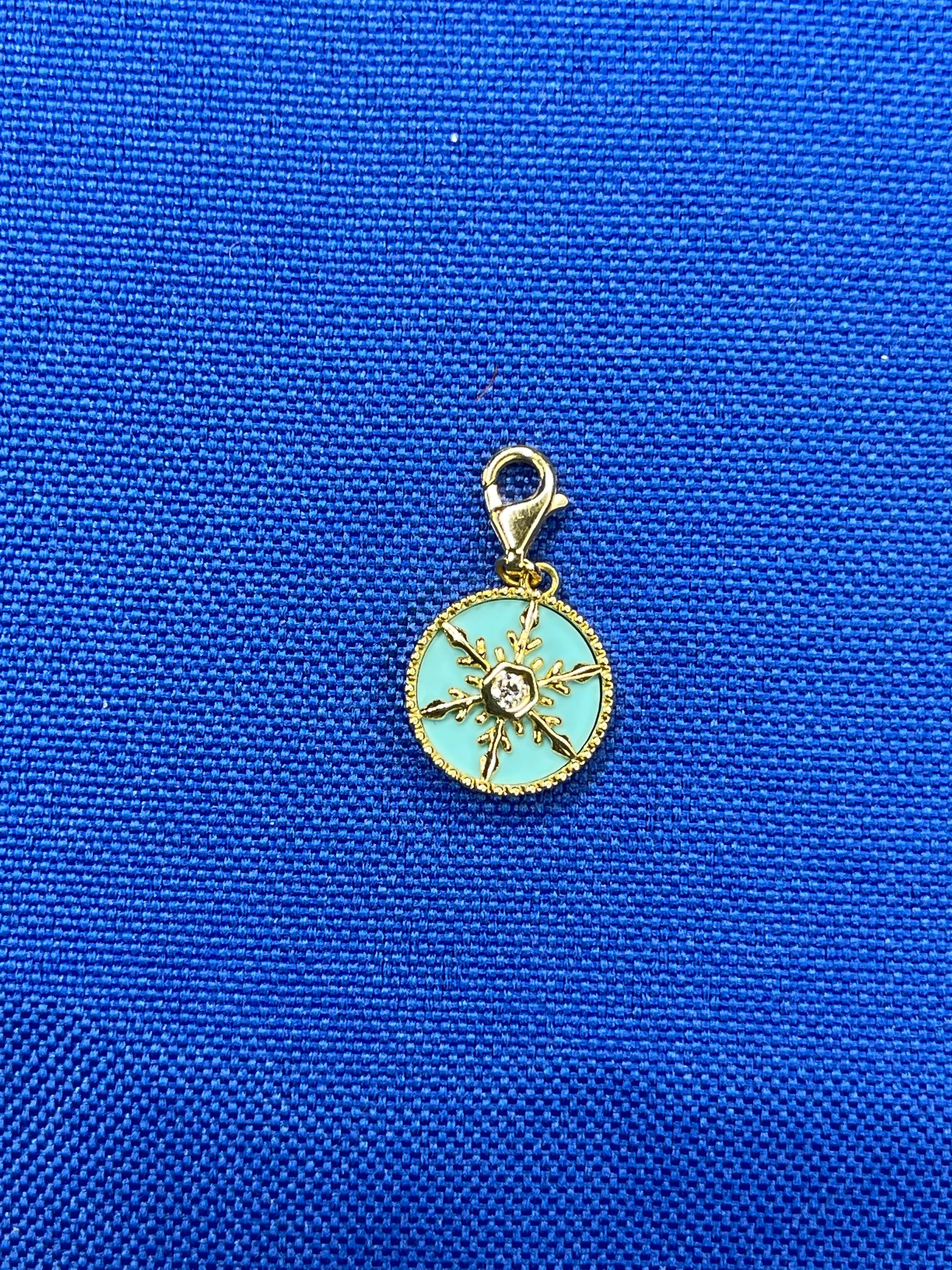 Diamond Teal Turquoise Snowflake Winter Ice Yellow Gold Medallion Charm Pendant In New Condition For Sale In Oakton, VA