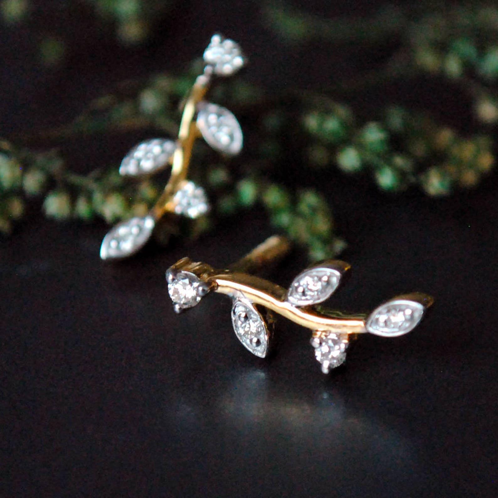 Taglio rotondo Set di collane con foglie di ramoscello di diamante in oro 14K e orecchini abbinati Regalo unico. in vendita