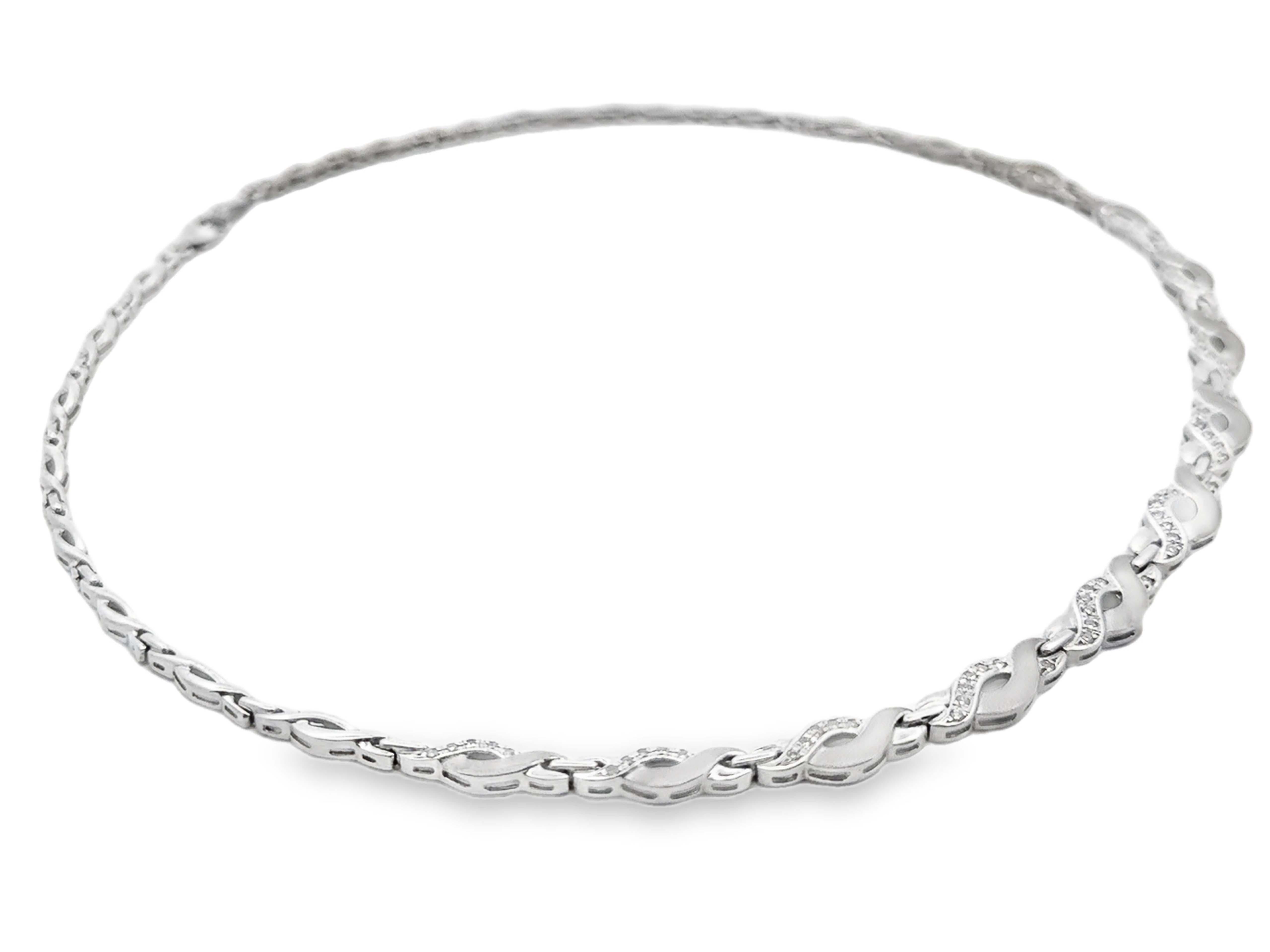 Taglio brillante Collana Infinity con diamanti a torsione in oro bianco 14k in vendita