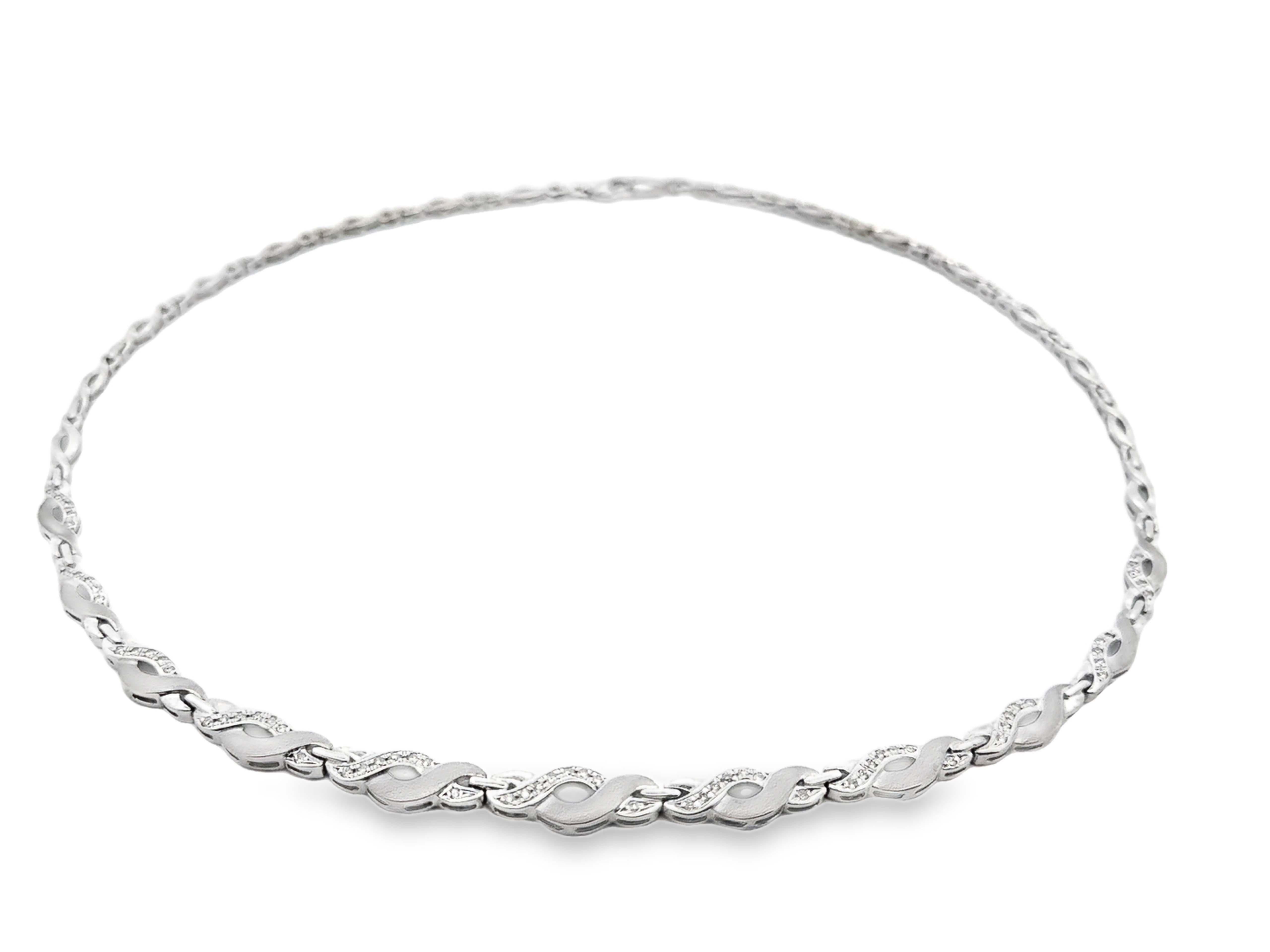 Collana Infinity con diamanti a torsione in oro bianco 14k in vendita 2