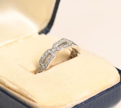 Eternity Diamond Wedding Band. Diamond Band Platinum Pave Set Twist link G-H VS