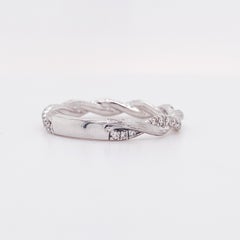 Anello impilabile con diamante ritorto e finitura satinata in oro bianco 14k da 0,20 carati