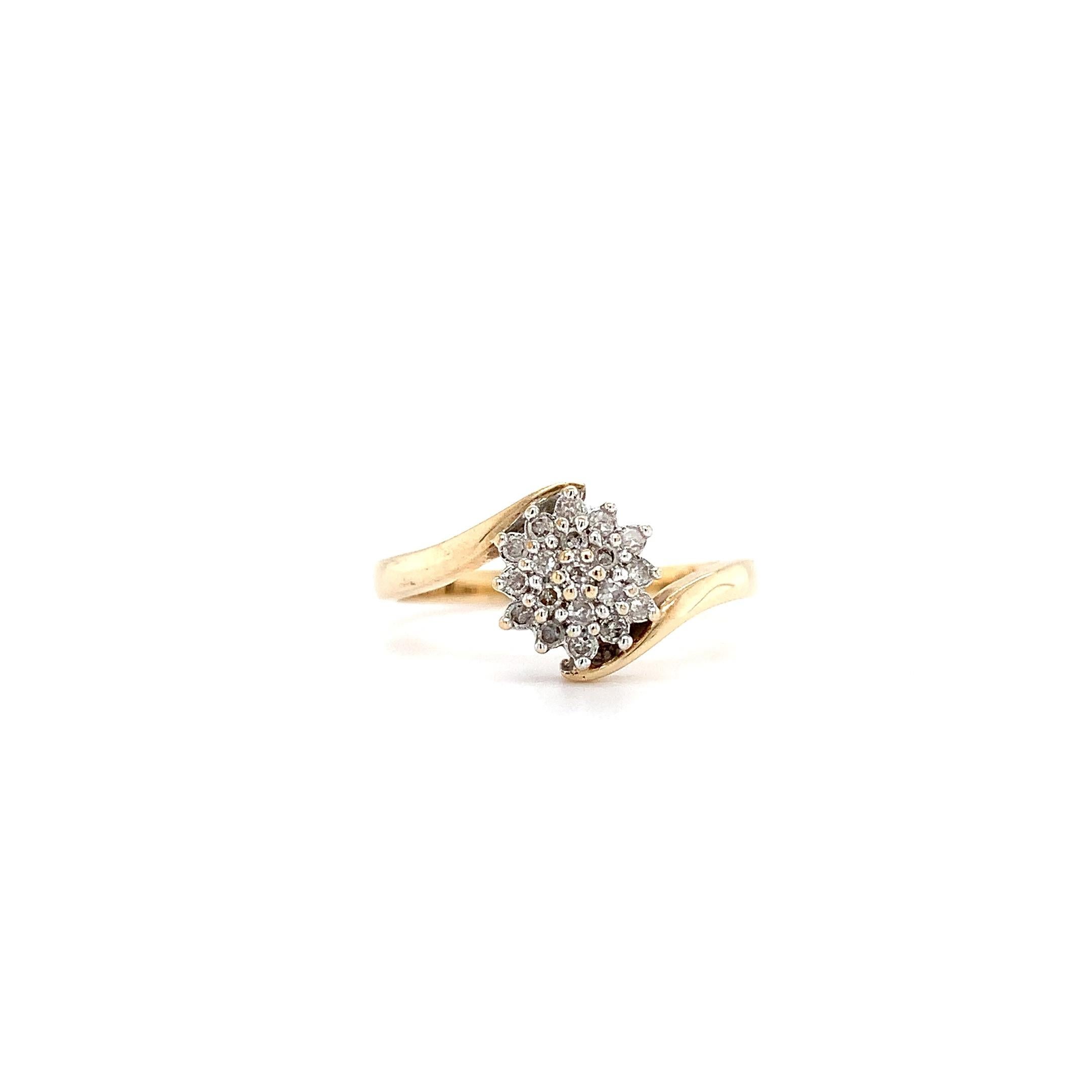 Women's Diamond twisted chunky cluster engagement ring yellow gold For Sale