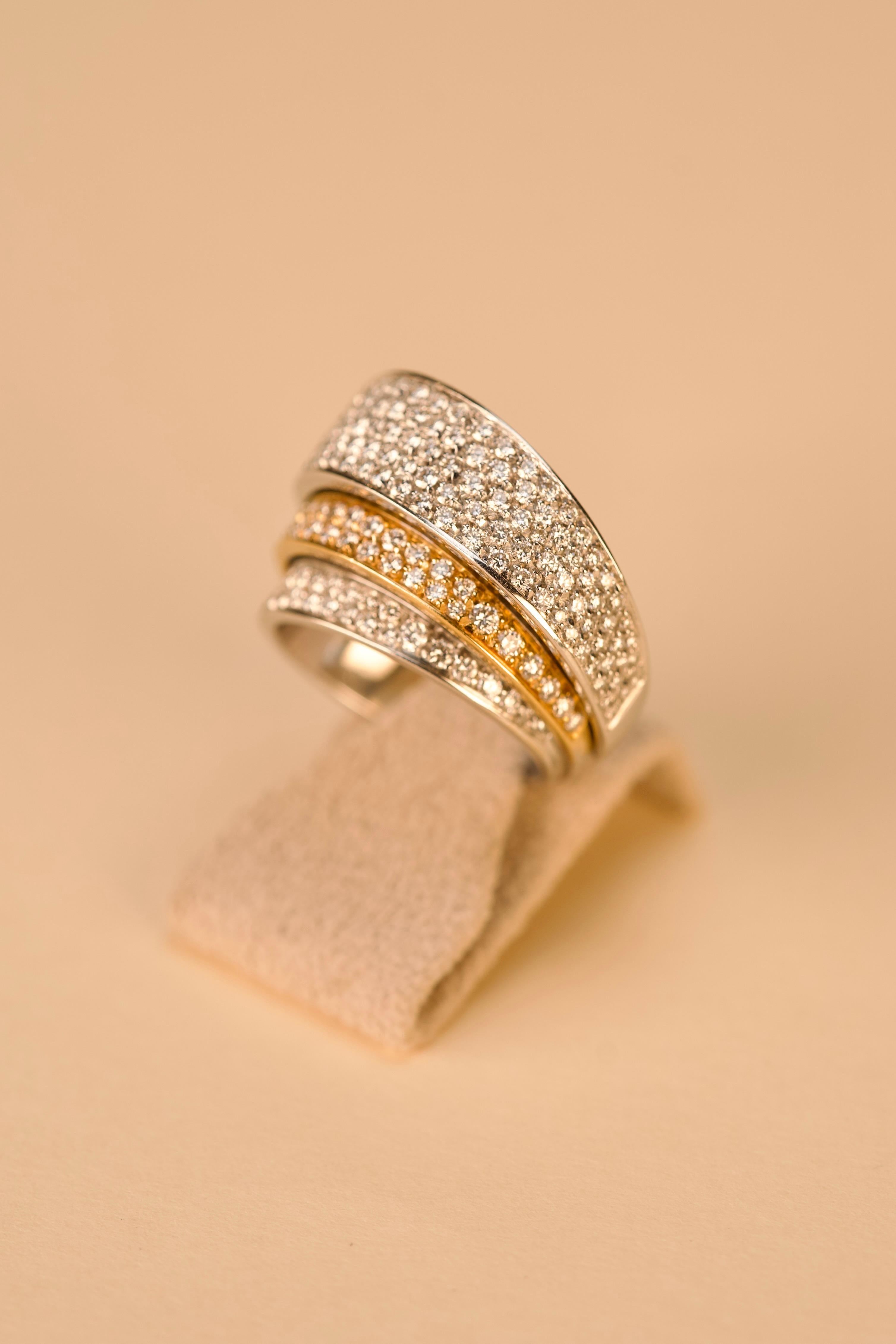 Zweifarbiger Diamant-Goldring (Zeitgenössisch) im Angebot