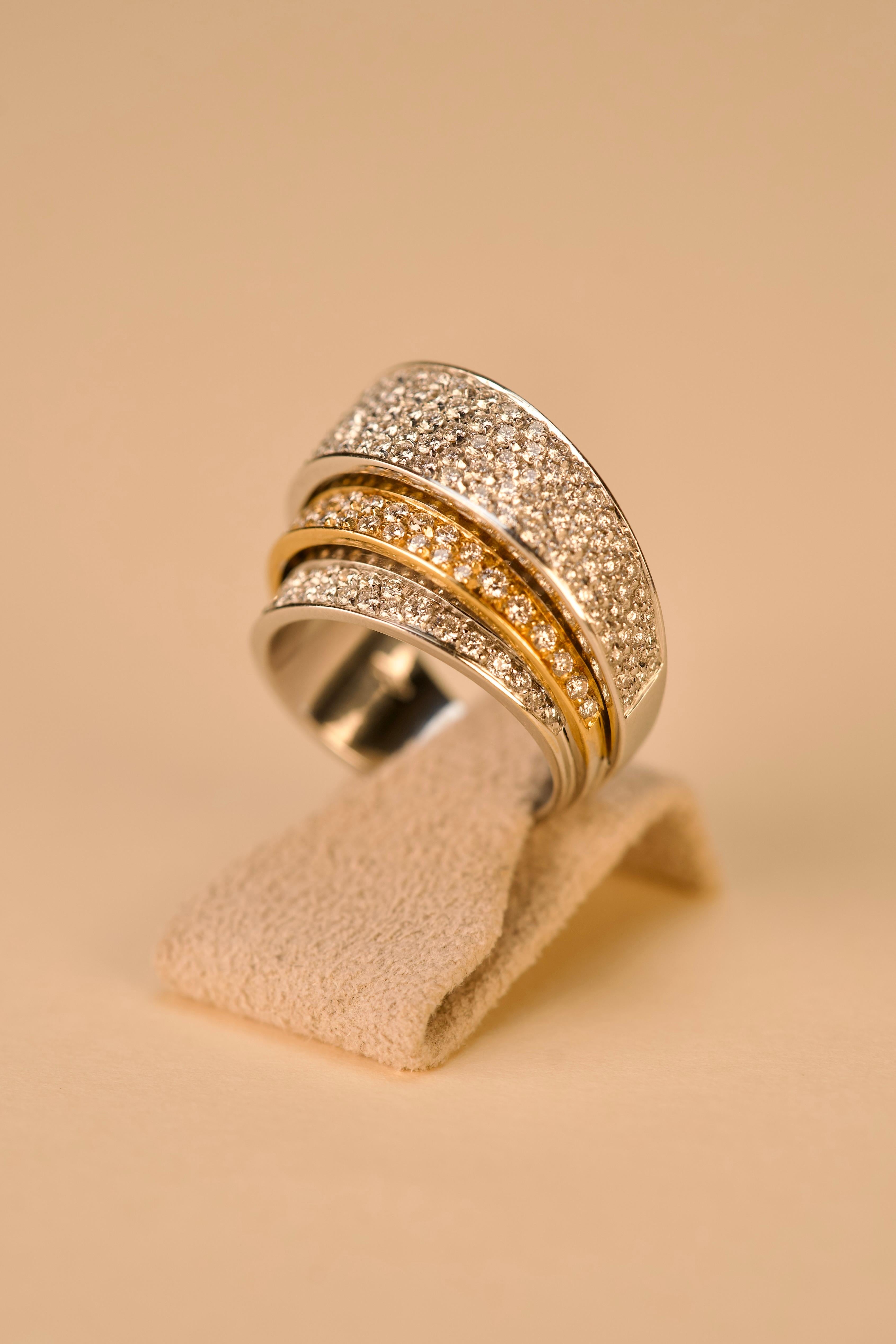 Zweifarbiger Diamant-Goldring im Angebot 1