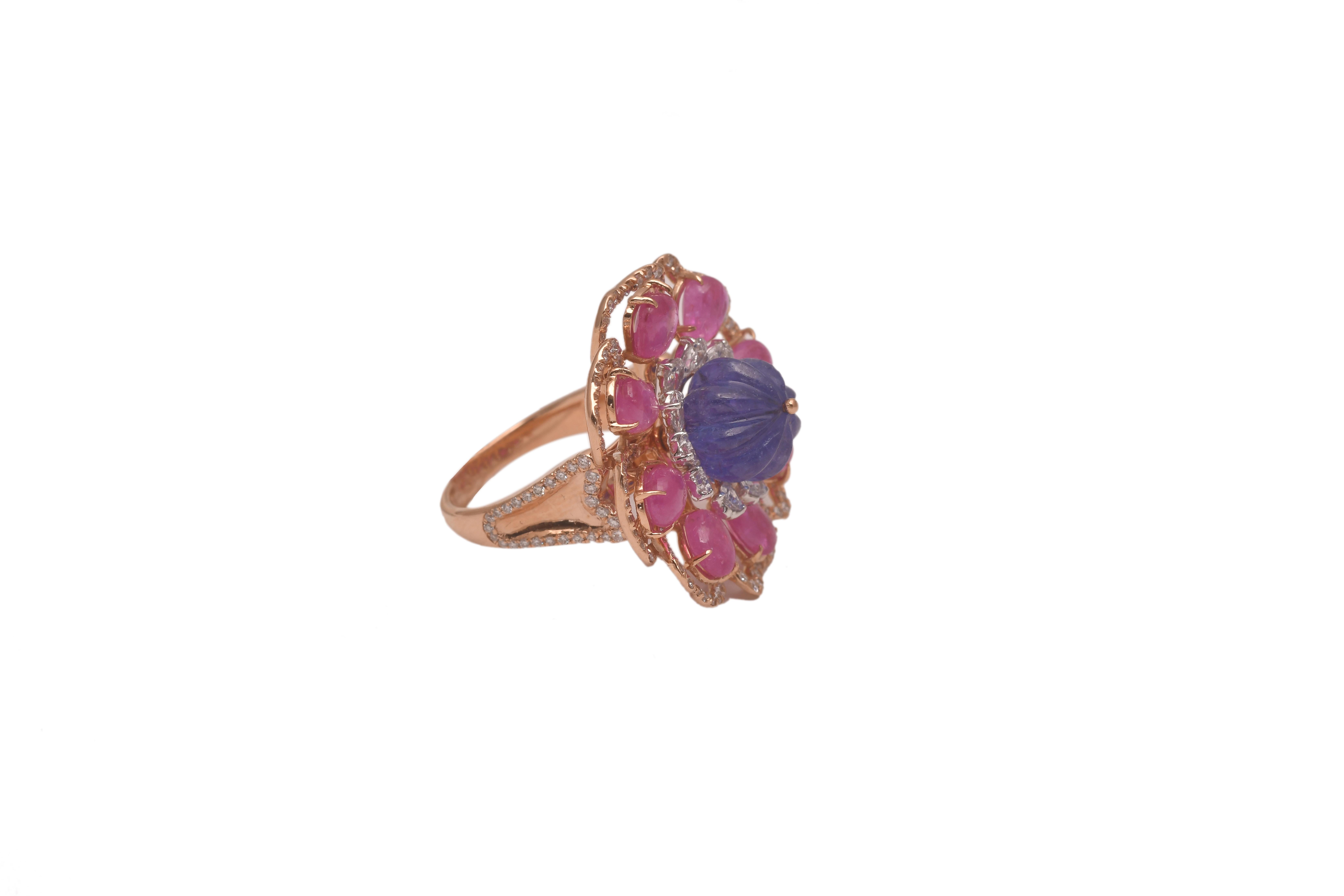 18k gold 1.57cts  Diamond & 6.36cts Tanzanite & 6.18cts Ruby Ring In New Condition For Sale In jaipur, IN