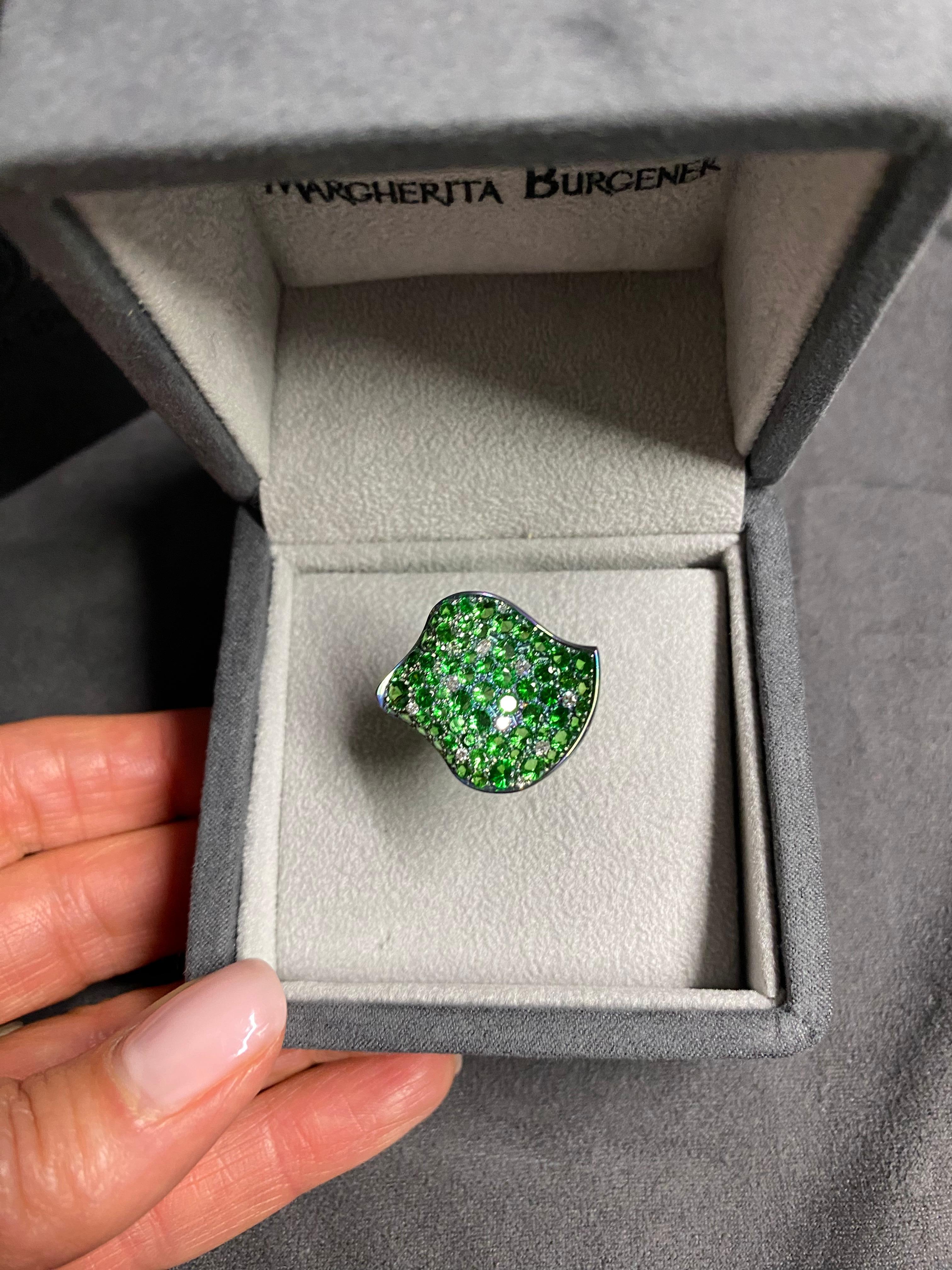 Diamond Tzavorite Green Titanium 18 KT White Gold Made in Italy Petal Ring For Sale 2