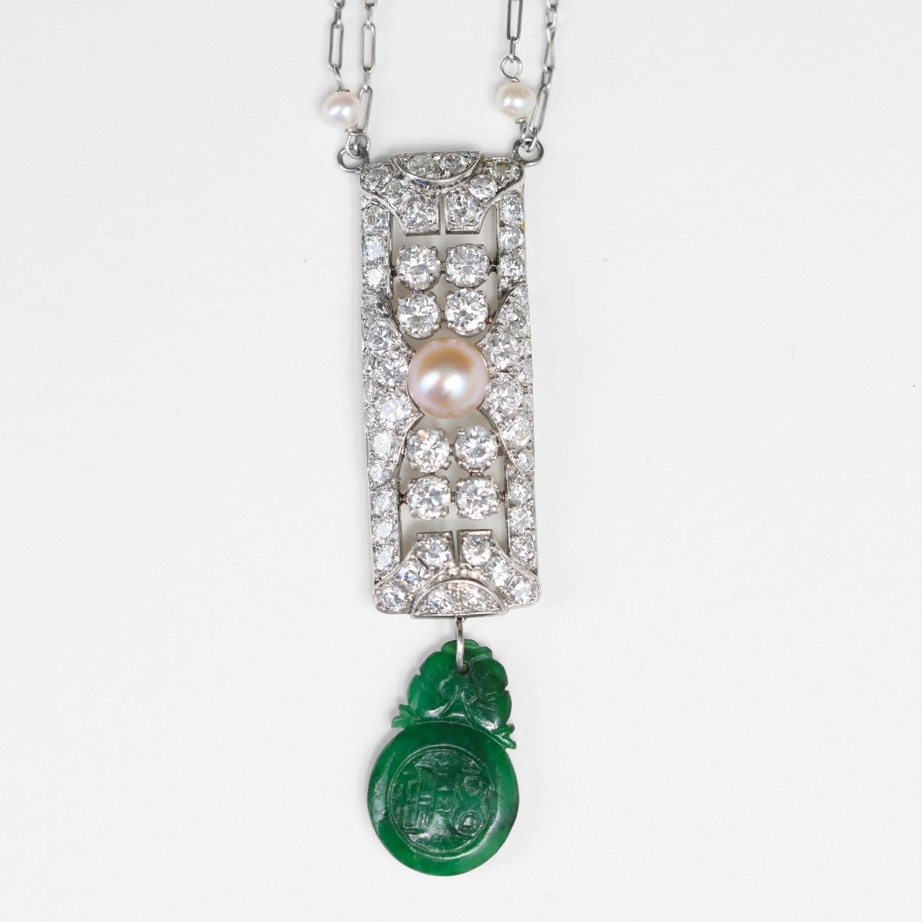 Taille vieille Europe Collier Art déco en platine, perles non cultivées et jade fin certifié GIA en vente