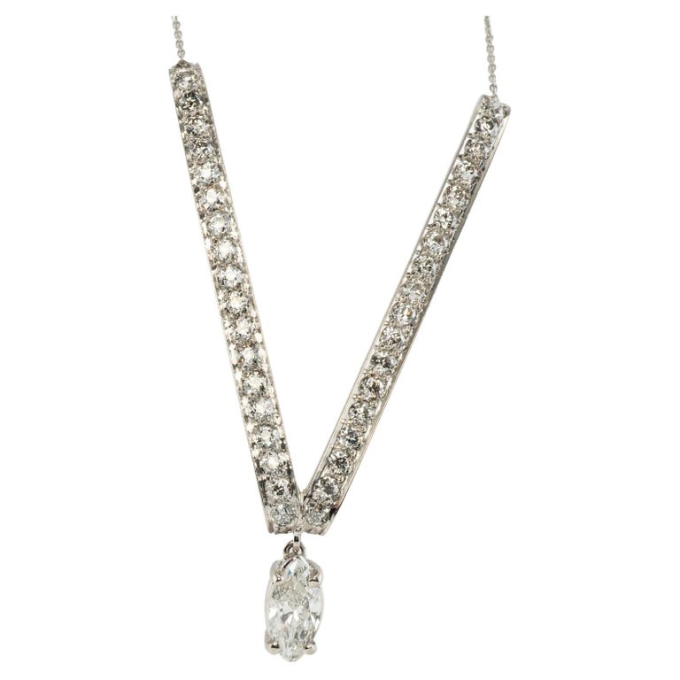 Diamond V Necklace Platinum and 14K White Gold 1.96 TDW For Sale at 1stDibs