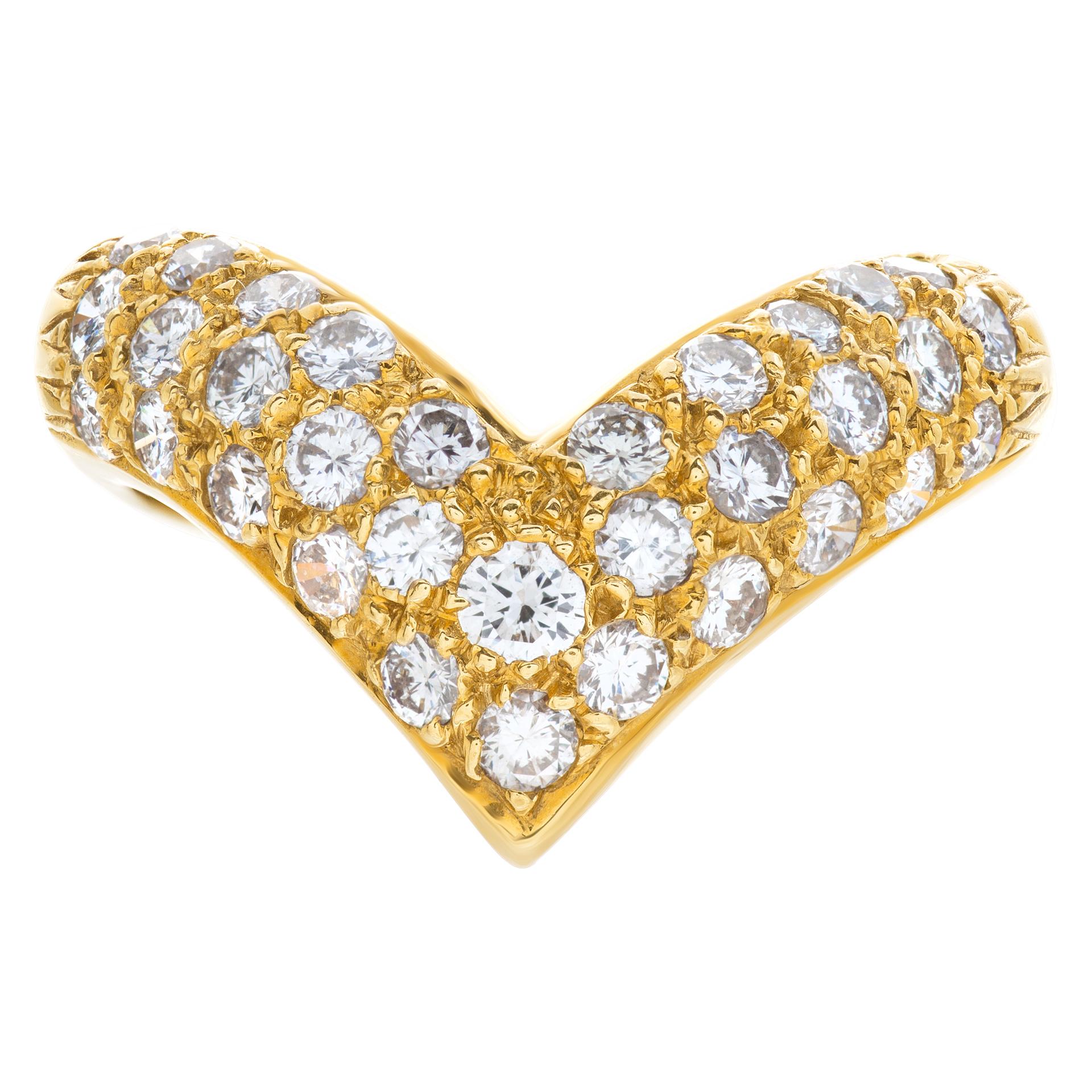 V shape pave diamond ring in 18k yellow gold. Full cut round brilliant diamonds approx. total weight: 1carat, estimate G-H color, VS clarity. diamonds. Size 6.5  This Diamond ring is currently size 6.5 and some items can be sized up or down, please