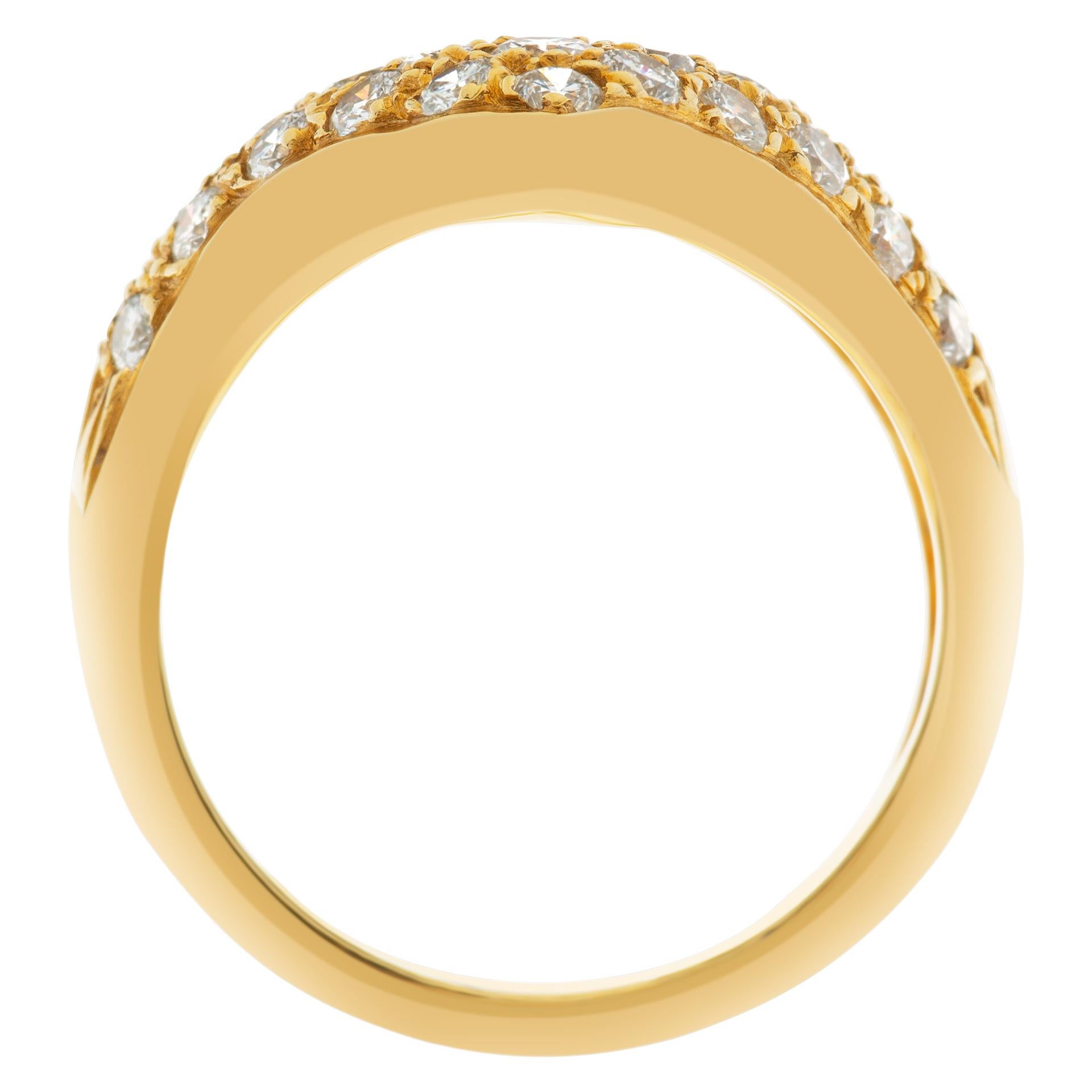 Diamond V Ring in 18k Yellow Gold For Sale 1