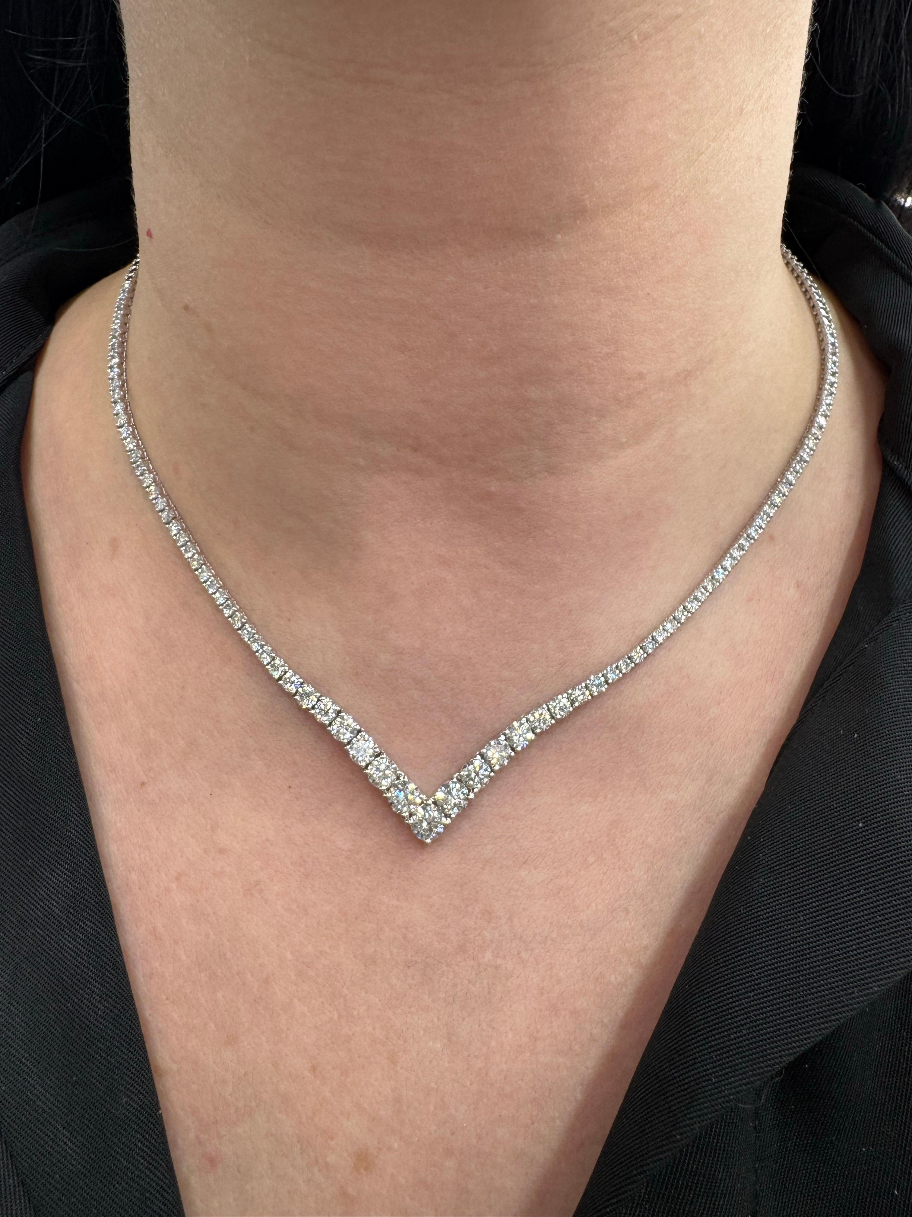Diamant V-förmige abgestufte Halbweg-Tennis-Halskette mit Diamanten 5,40 Karat 14KT Weißgold im Angebot 9