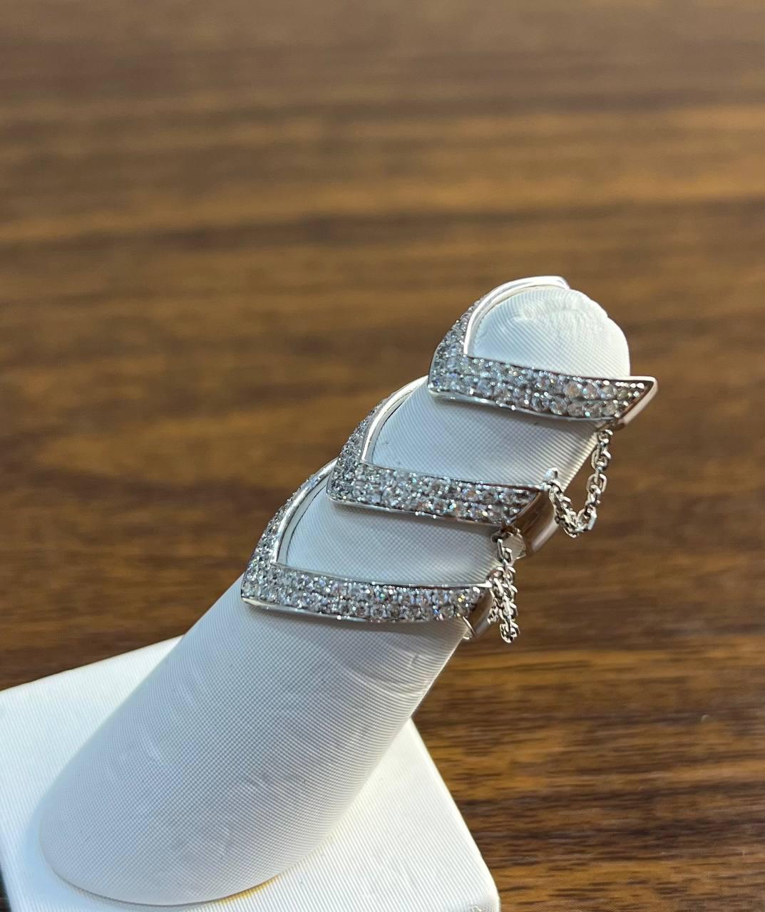 Modern Diamond V Shaped Chain Statement Chevron 18 Karat White Gold Pave Statement Ring For Sale