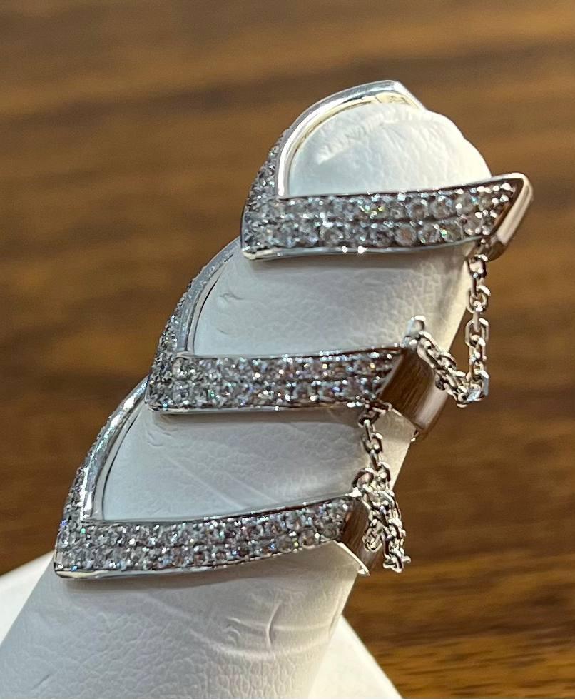 Brilliant Cut Diamond V Shaped Chain Statement Chevron 18 Karat White Gold Pave Statement Ring For Sale