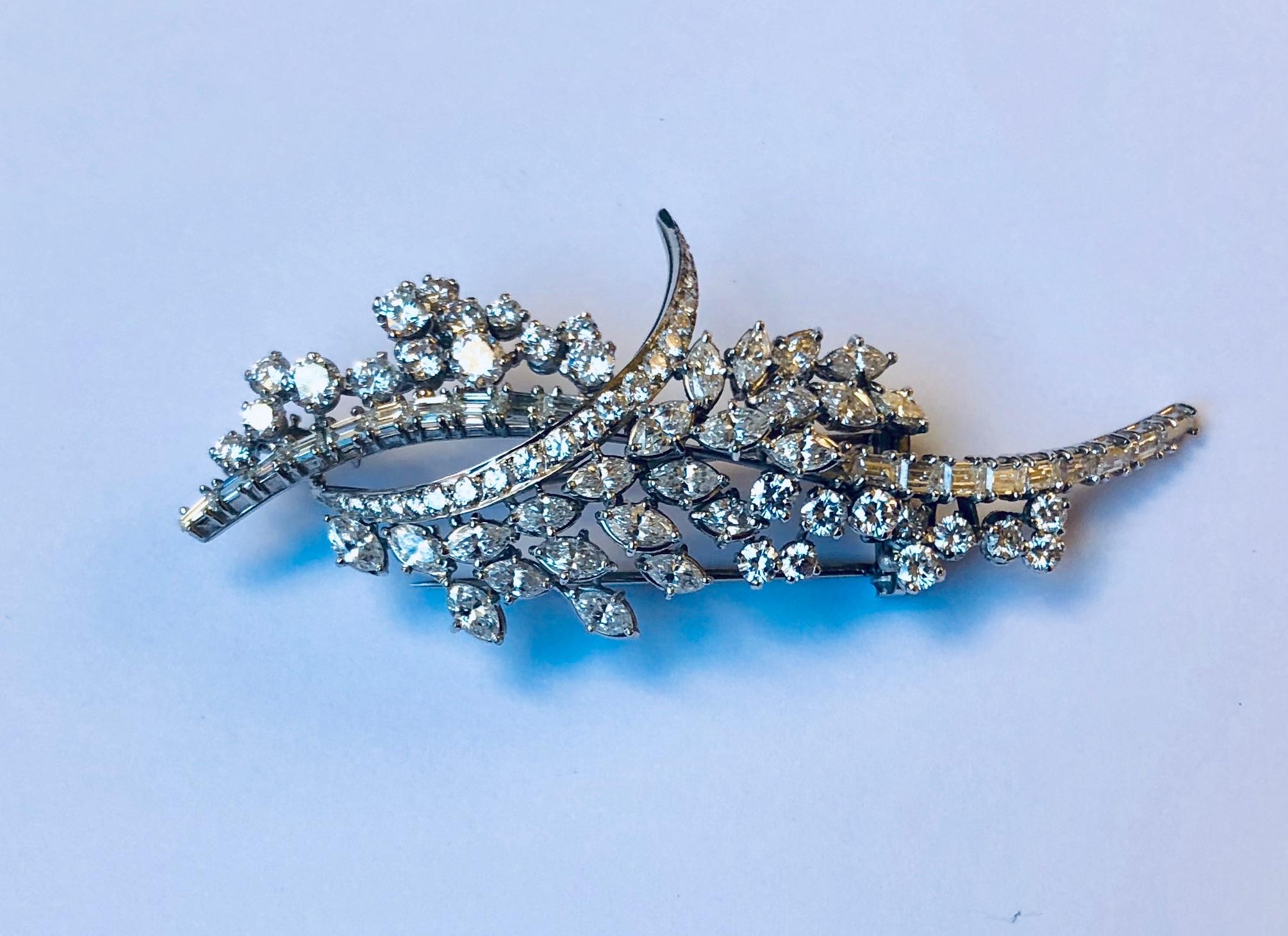 Women's Diamond Van der Veken High Jewelry Brooche For Sale