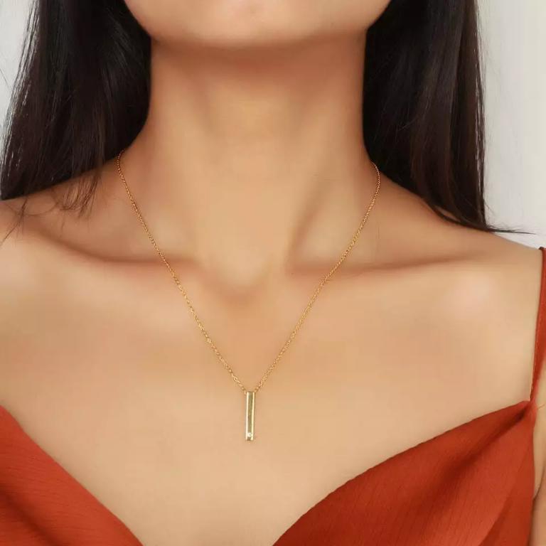 Collier en or massif 14K avec pendentif en forme de barre verticale en diamant pour femmes
Léger, il peut être porté tous les jours

Informations complémentaires :
Condit : Nouveau avec étiquettes : Un article neuf, non utilisé et non porté (y