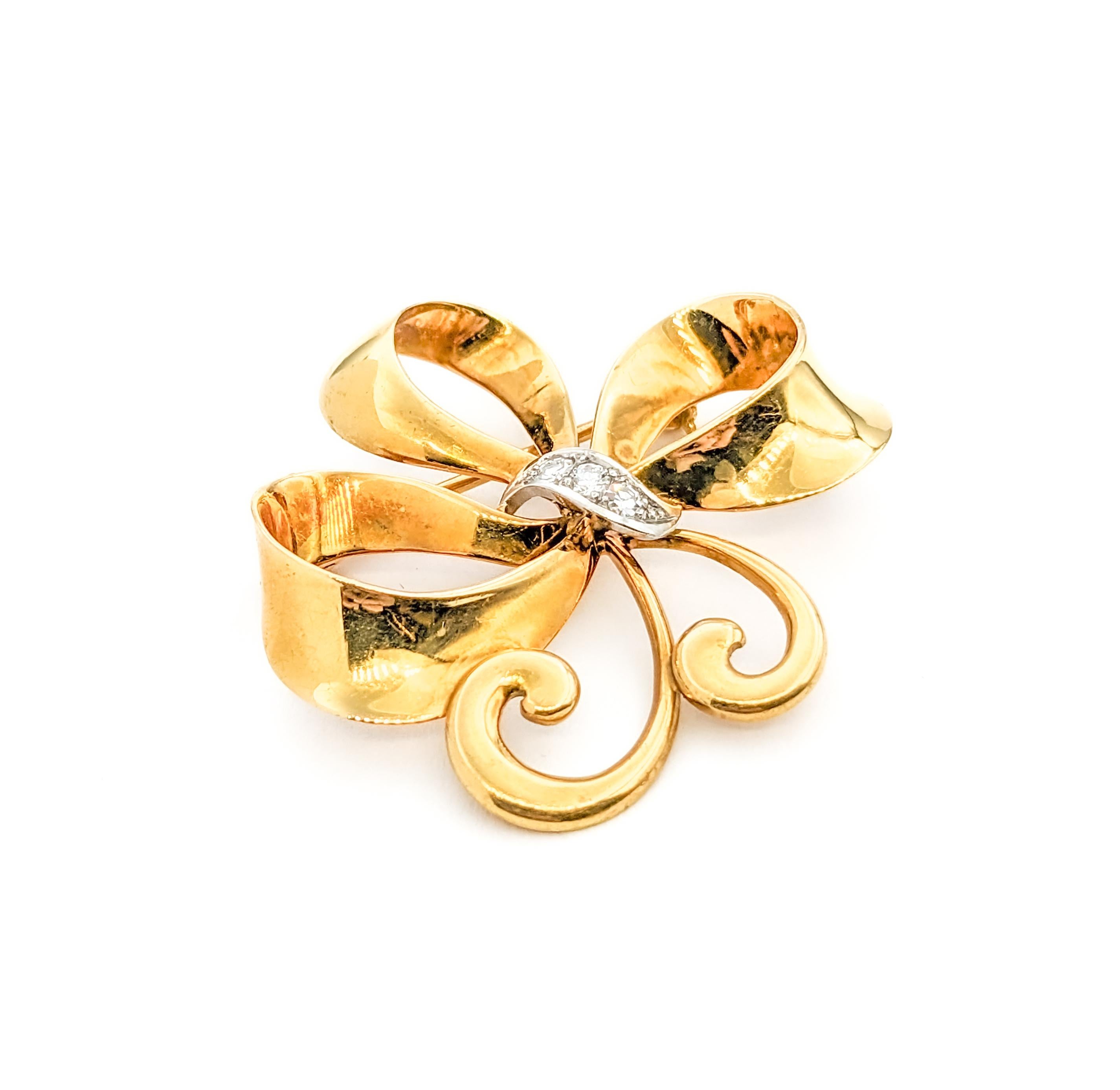 Vintage Diamond Bow Brooch In 18K Yellow Gold In Excellent Condition For Sale In Bloomington, MN