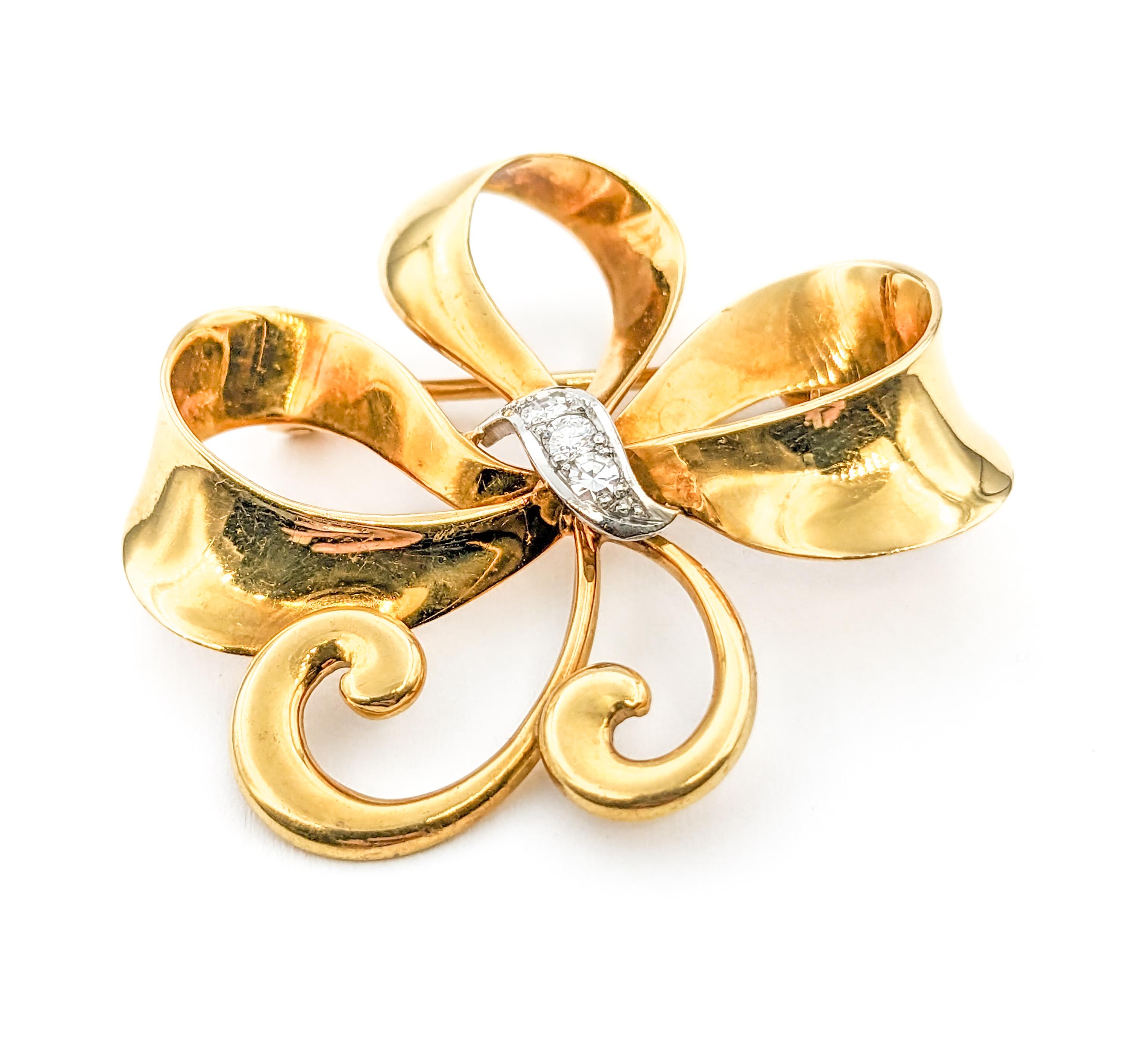 Round Cut Vintage Diamond Bow Brooch In 18K Yellow Gold For Sale