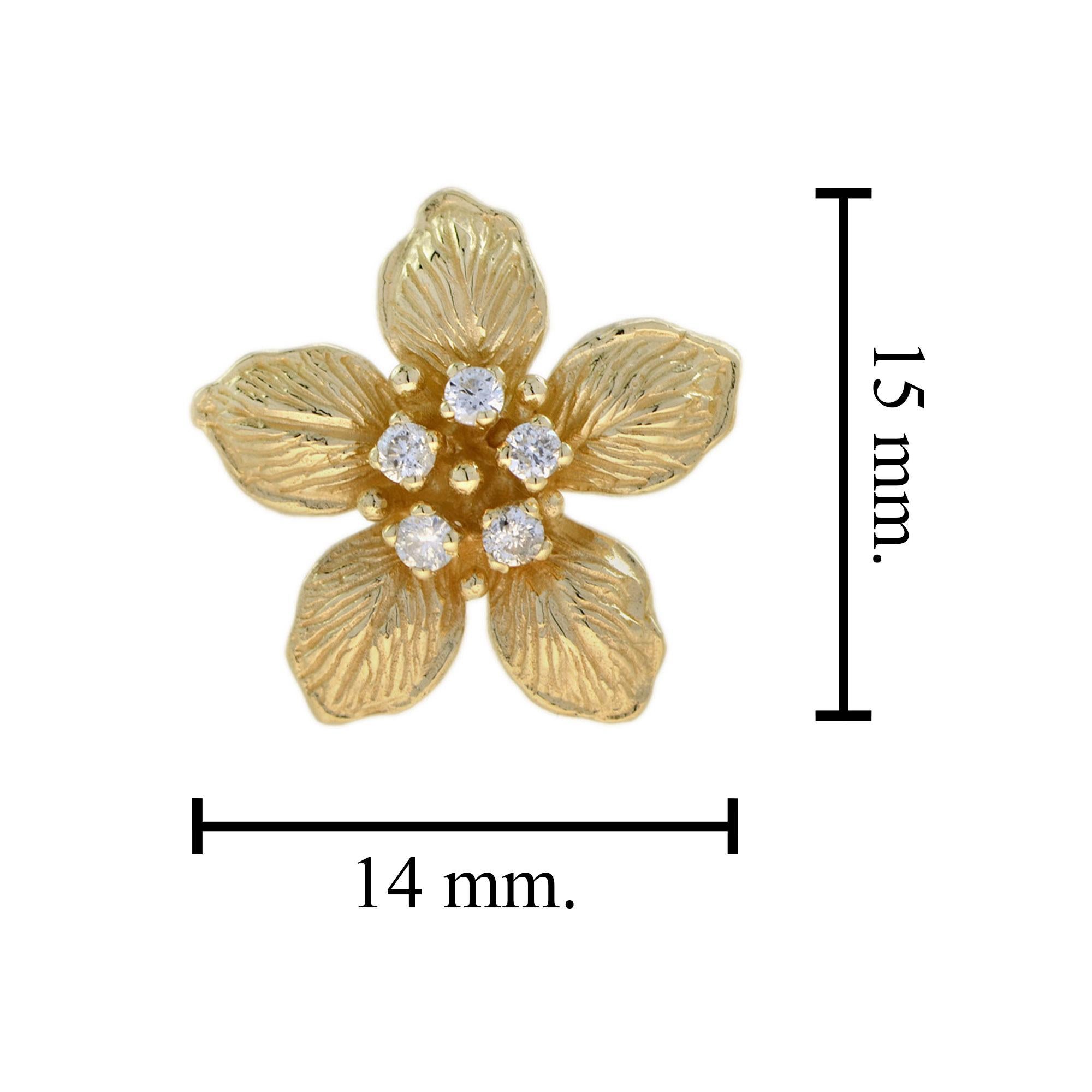 Diamond Vintage Style Floral Stud Earrings in 9k Yellow Gold In New Condition For Sale In Bangkok, TH