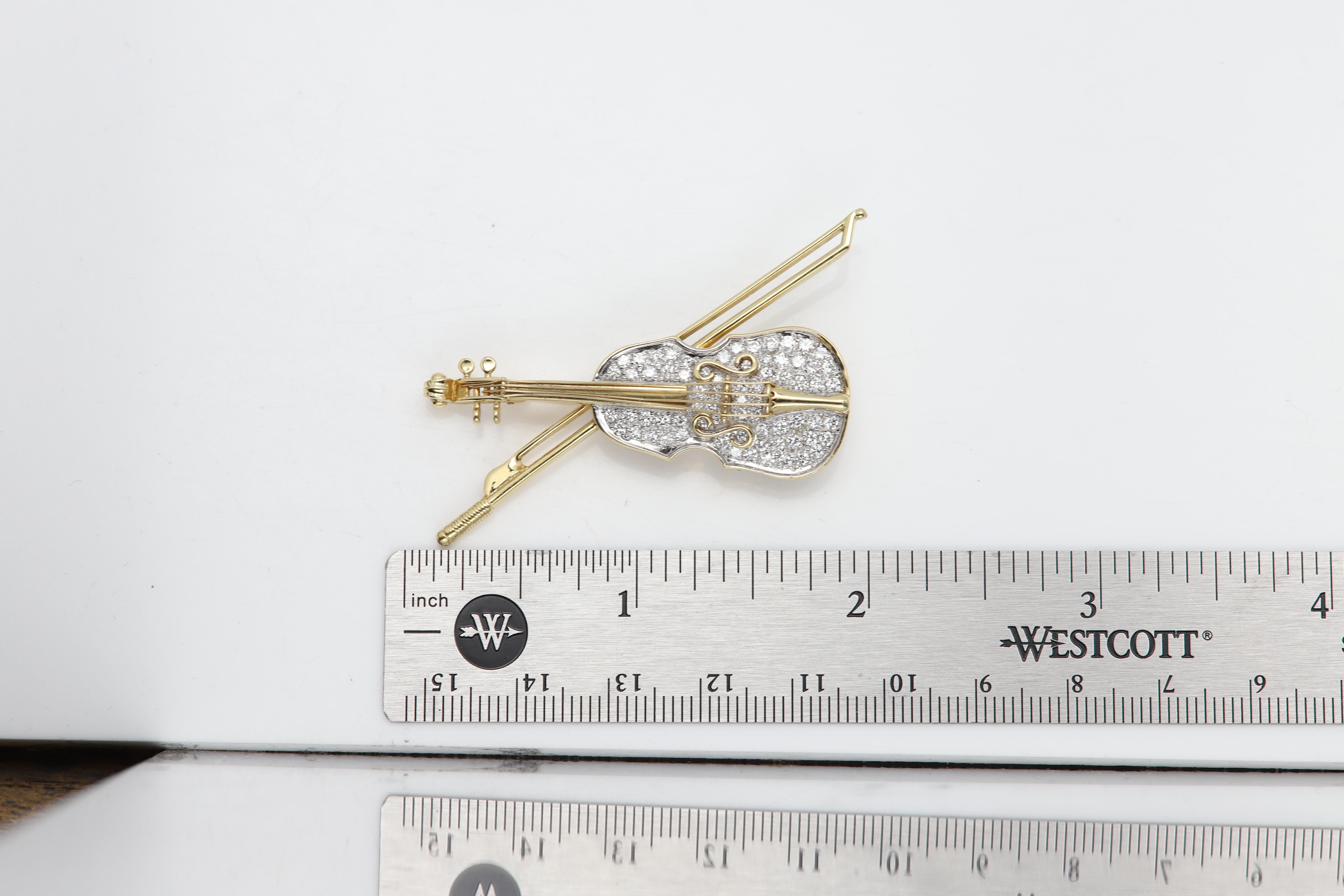 Round Cut Diamond Violin Brooch Circa 1960 Brooch Pin Vintage Miniature Violin 14 karat For Sale