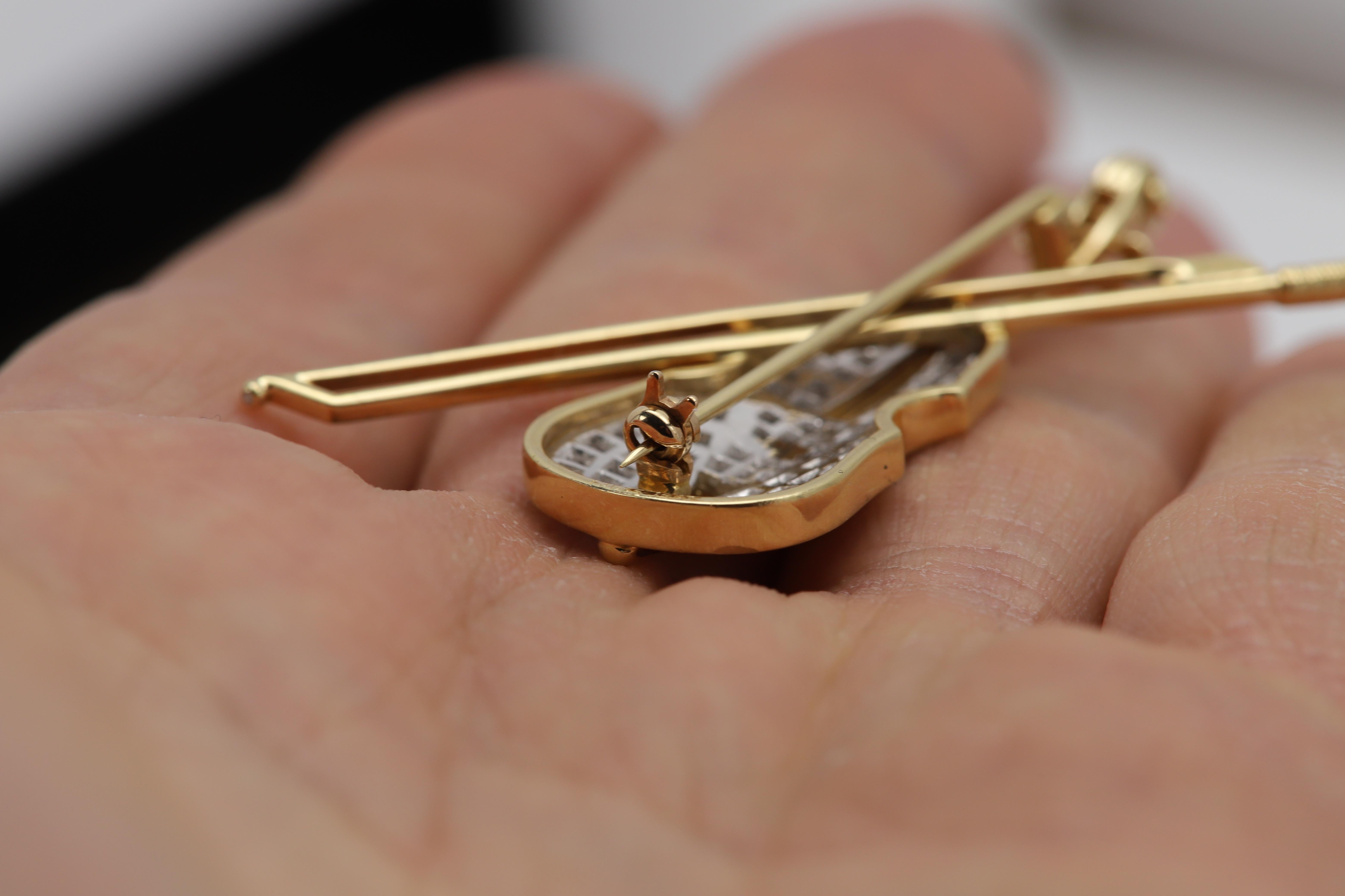 Diamond Violin Brooch Circa 1960 Brooch Pin Vintage Miniature Violin 14 karat For Sale 3