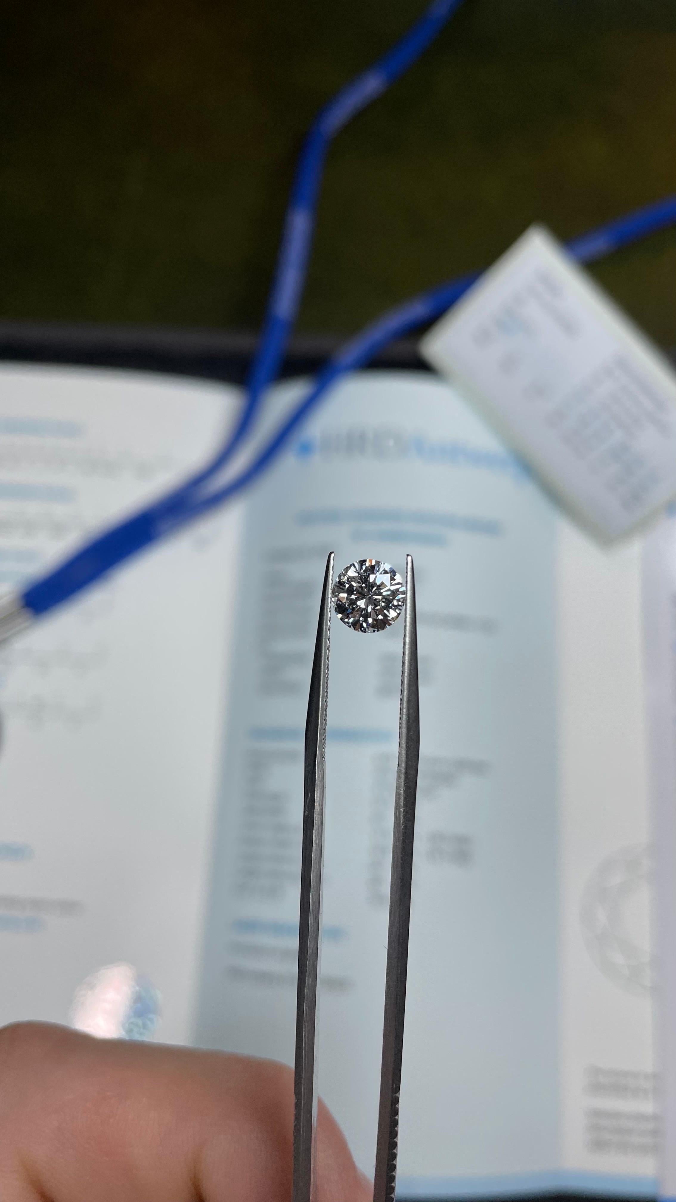  Certified diamond from HRD Antwerp, 

Diamond Details:

Shape: Brilliant
Carat: 1.01
Color: D (Exceptional White+)
Clarity: VVS1 (Very Very Slightly Included, virtually flawless under 10x magnification)
Cut Details:

Proportions: Very Good 
Polish: