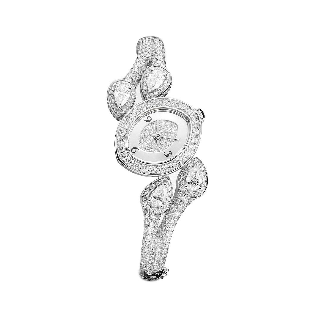 Watch in white gold 18kt set with 4 pear-shaped diamonds 1.28 cts case dial and bracelet set with 354 diamonds 4.87 cts quartz movement.

We do not guarantee the functioning of this watch.