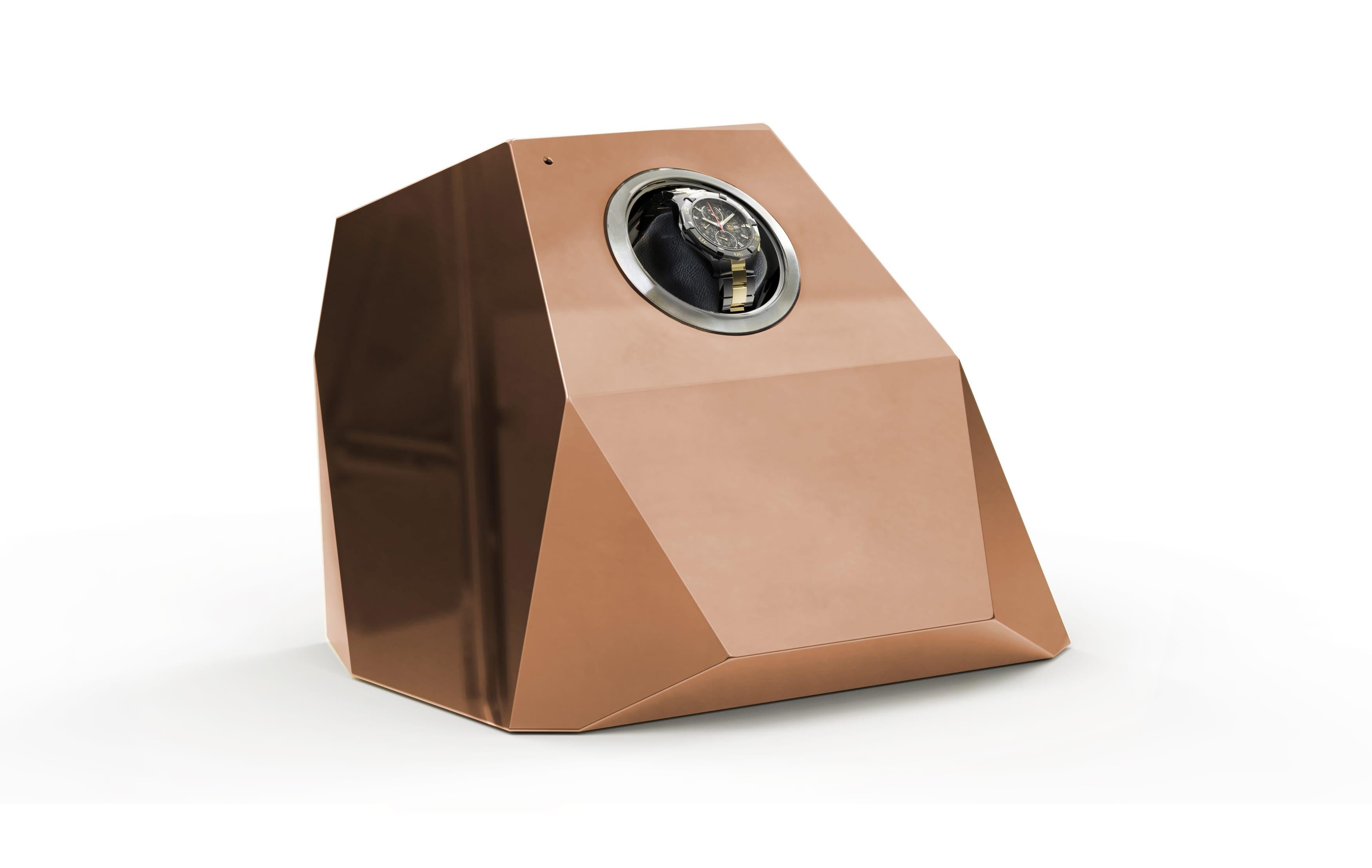 The Diamond design piece reinterprets the quintessential diamond shape throughout contemporary design, a beautiful outcome of architectural thinking with elegant faceted lines. A single module watch winder that provides proper care and secure