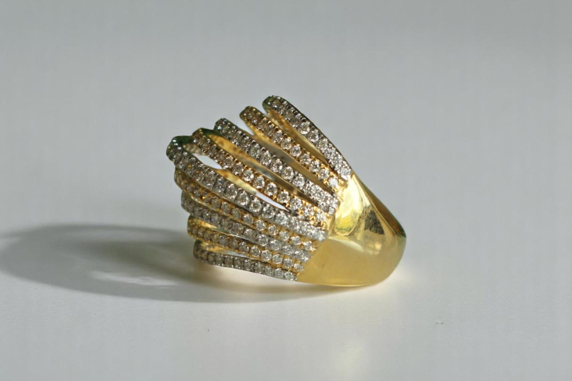 Bague jonc Wave Lines en or massif 14 carats avec diamants (certifiée) Neuf - En vente à New Delhi, DL