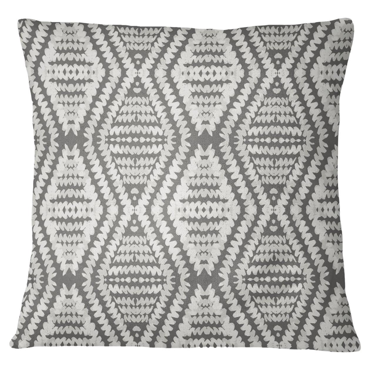 Diamond Wave Polyester Throw Pillows Set of 2 in Cream For Sale