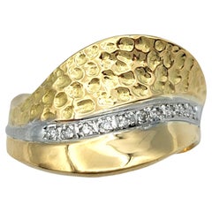 Diamant Wave Ring aus gehämmertem und poliertem 18 Karat Gelbgold und Platin mit Diamanten
