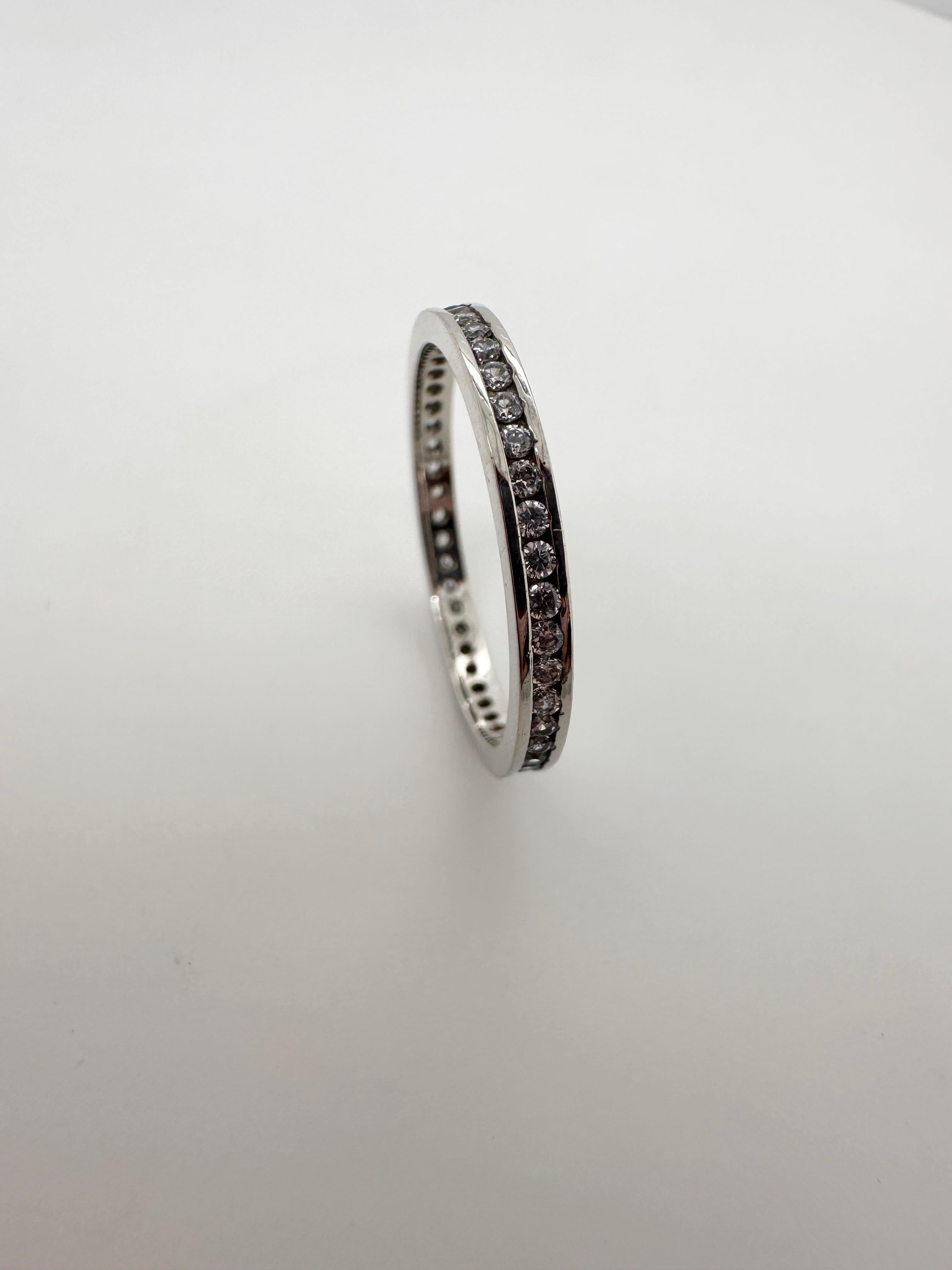 Round Cut Diamond wedding band 10KT white gold marriage ring stacking ring size 7.5 For Sale