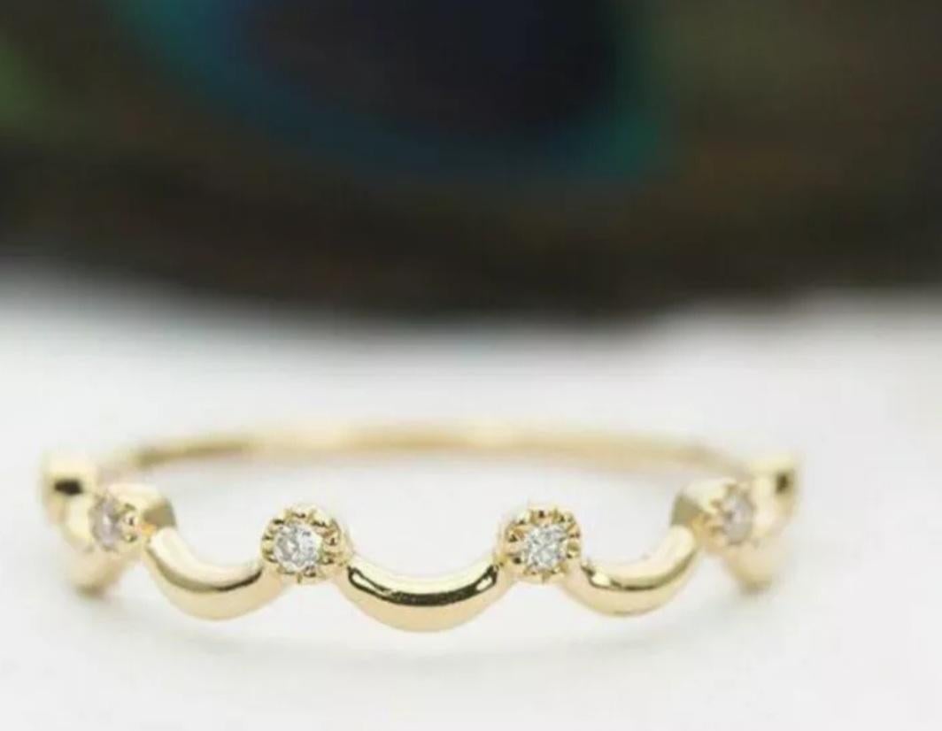 Round Cut Diamond Wedding Band 14k Gold Curved Band Wedding Anniversary Gift Diamond Gift. For Sale