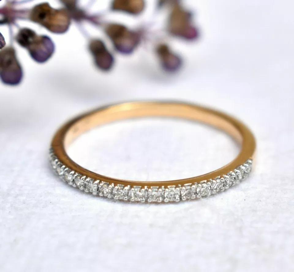 Diamond Wedding Band 14k Solid Gold Straight Stack Ring In New Condition For Sale In Chicago, IL