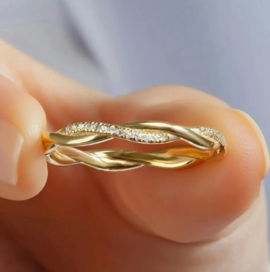 Fede nuziale con diamante in oro massiccio 14K Anello a fascia ritorta per donne A. Valentin. in vendita 5