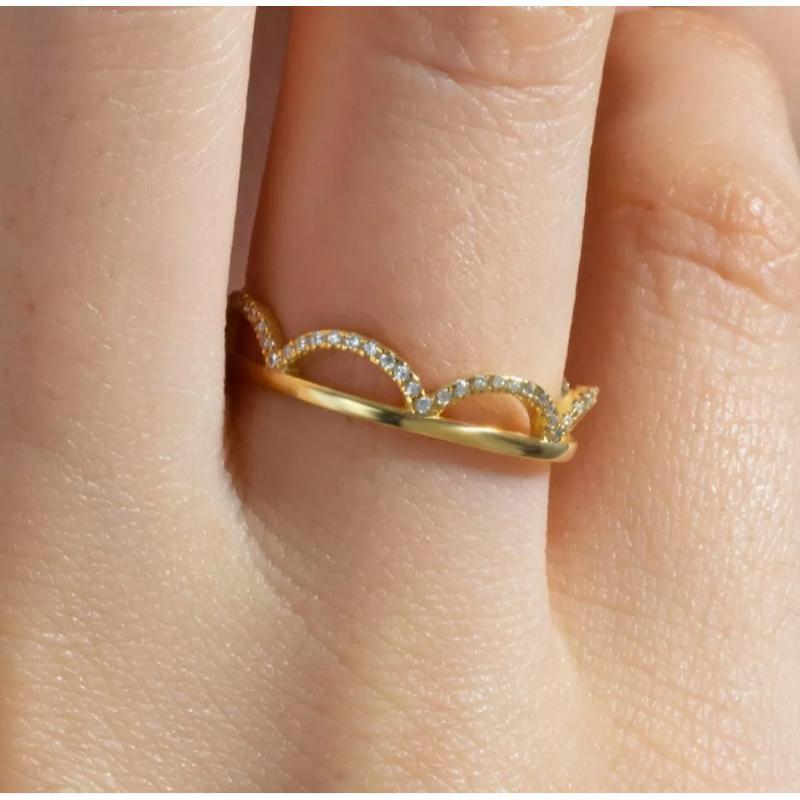 Round Cut Diamond Wedding Band 14K Solid Yellow Gold Crown Stacking Ring For Sale