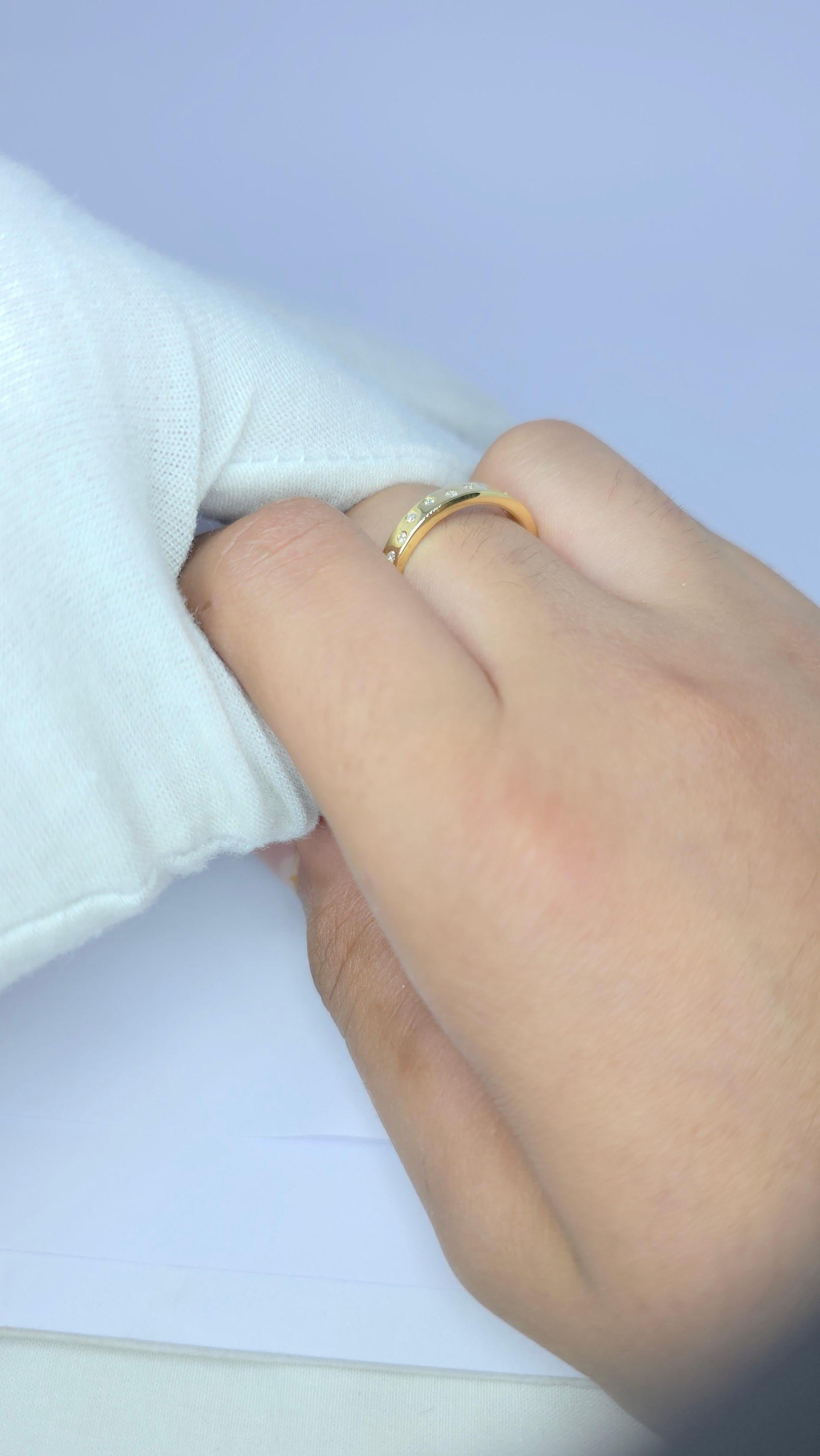 Donna Fede nuziale con diamante Anello impilabile con diamante in oro giallo 14K in vendita