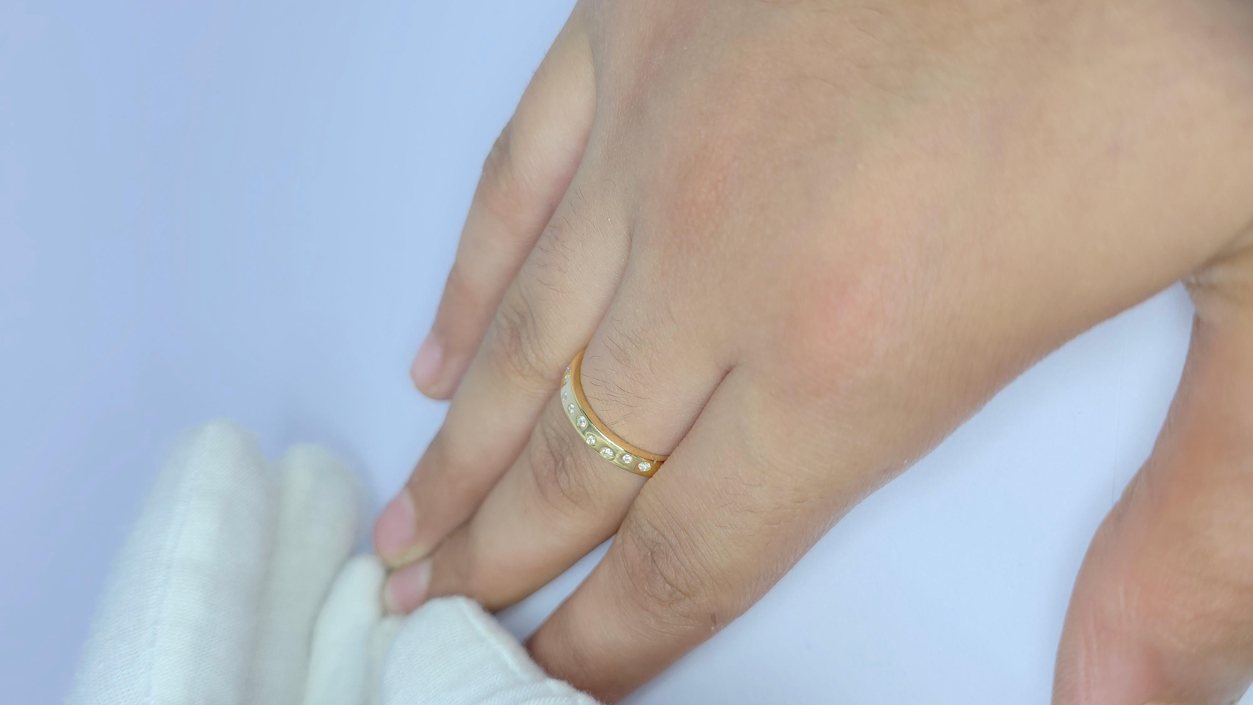 Fede nuziale con diamante Anello impilabile con diamante in oro giallo 14K in vendita 2