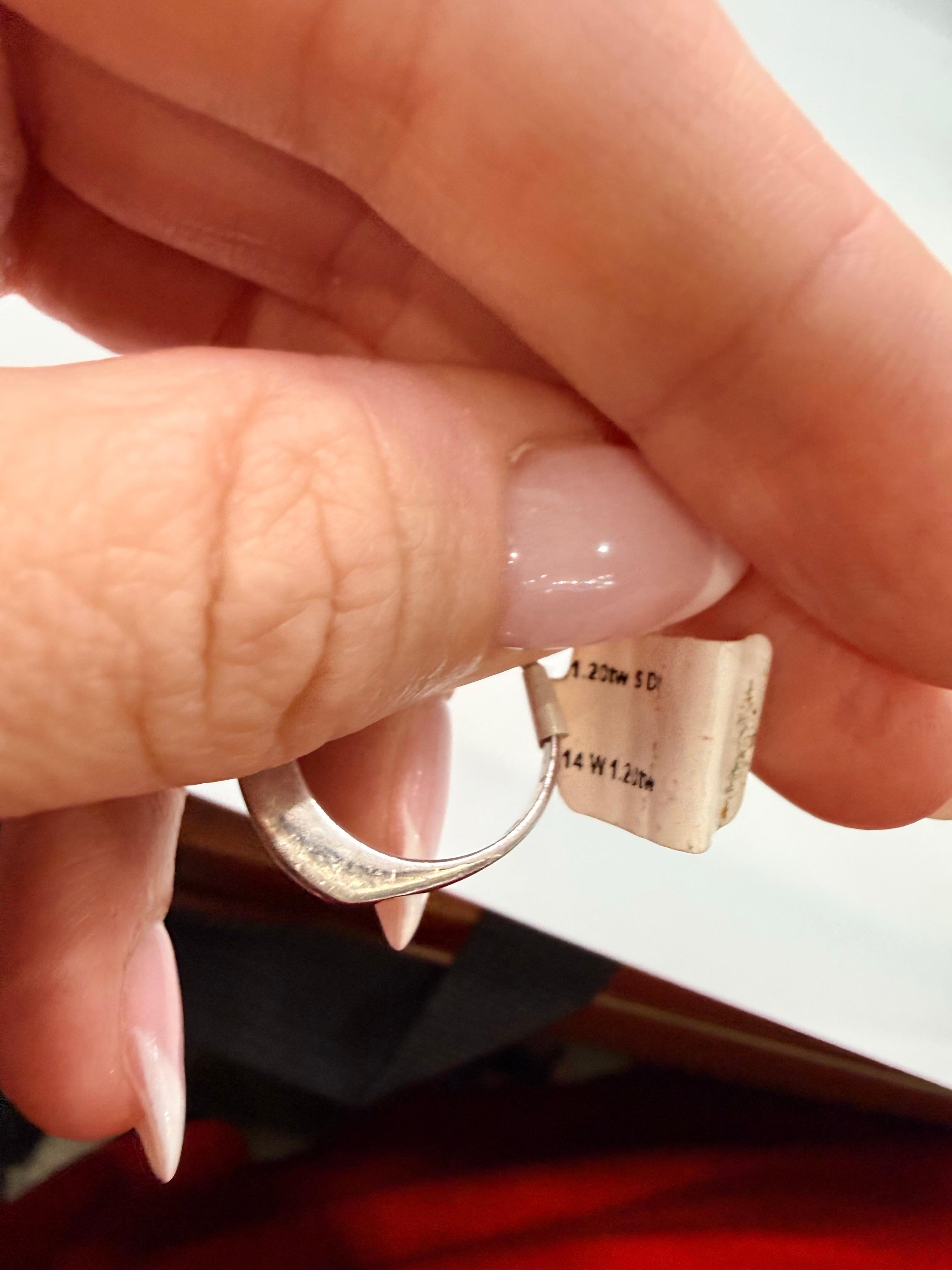 Alianza de diamantes Oro de 14 KT 1,20 quilates Anillo de diamantes talla princesa en venta 1