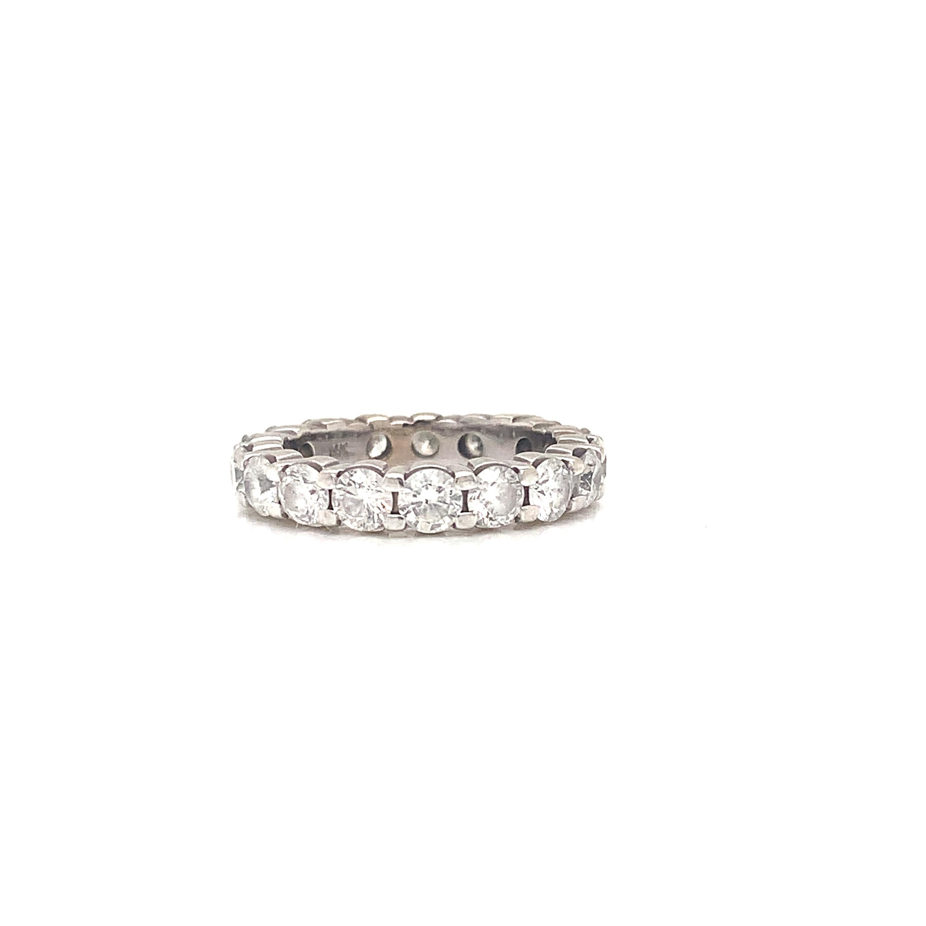 The ring is finely crafted in 14K White Gold with round diamonds all over weighing approximately total of 3 carat.

Color H

Clarity SI1
Size 6 but can be sized to 5.5
 



About us: 
Cashingdiamonds is not an authorized dealer or licensor of any of