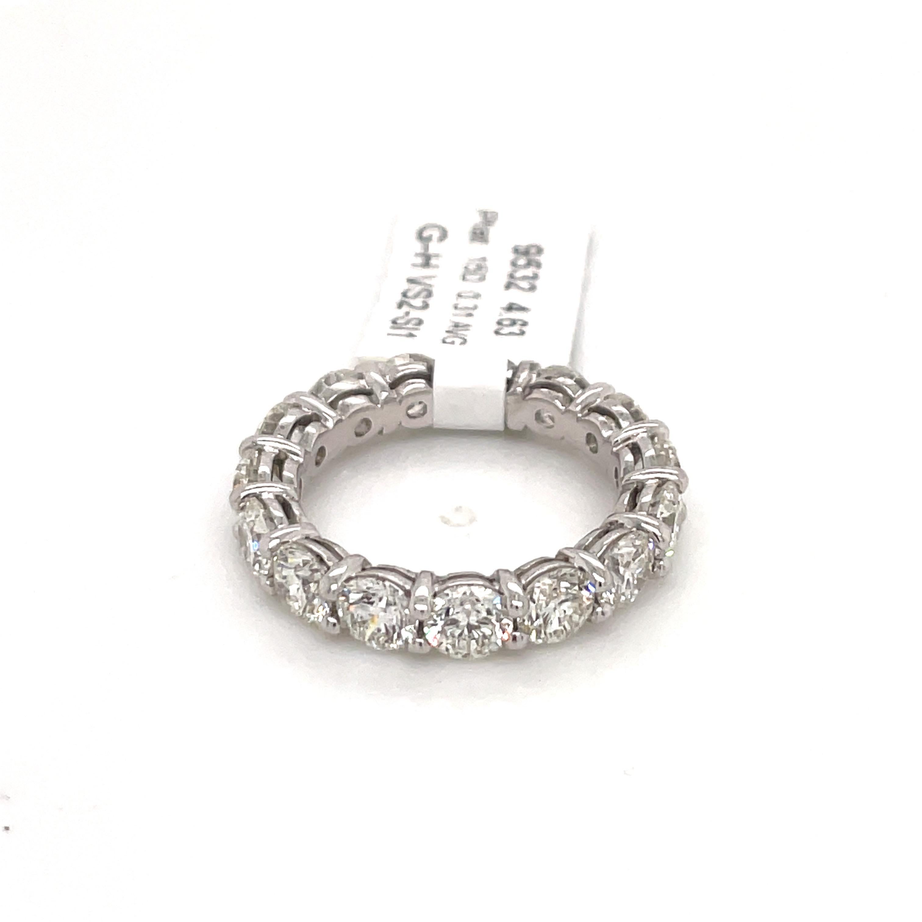 Contemporary Diamond Wedding Band 4.63 Carat G-H VS2-SI1 Platinum For Sale