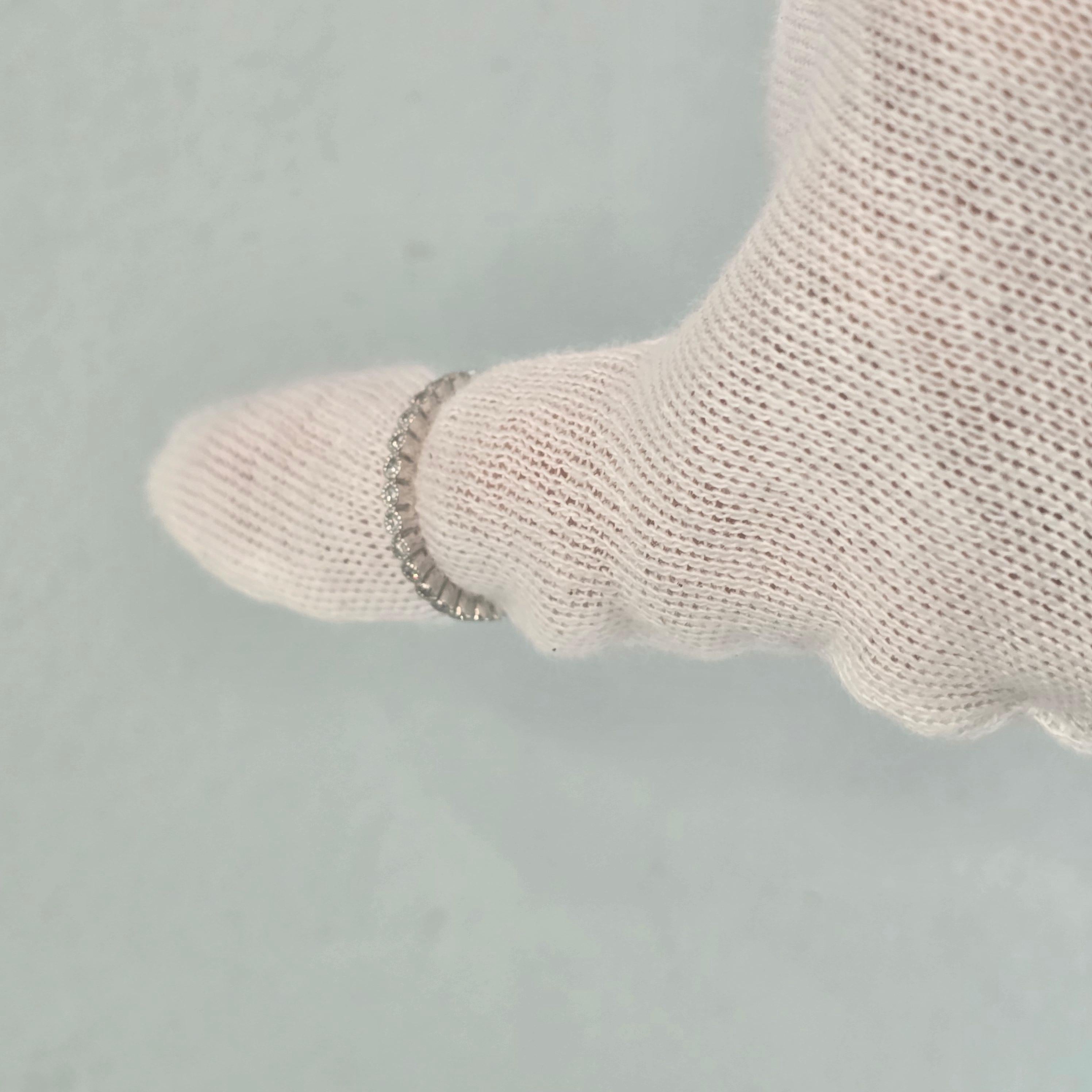 Diamant-Trauring in PLATINUM Lünette Trauring im Zustand „Neu“ im Angebot in Jupiter, FL