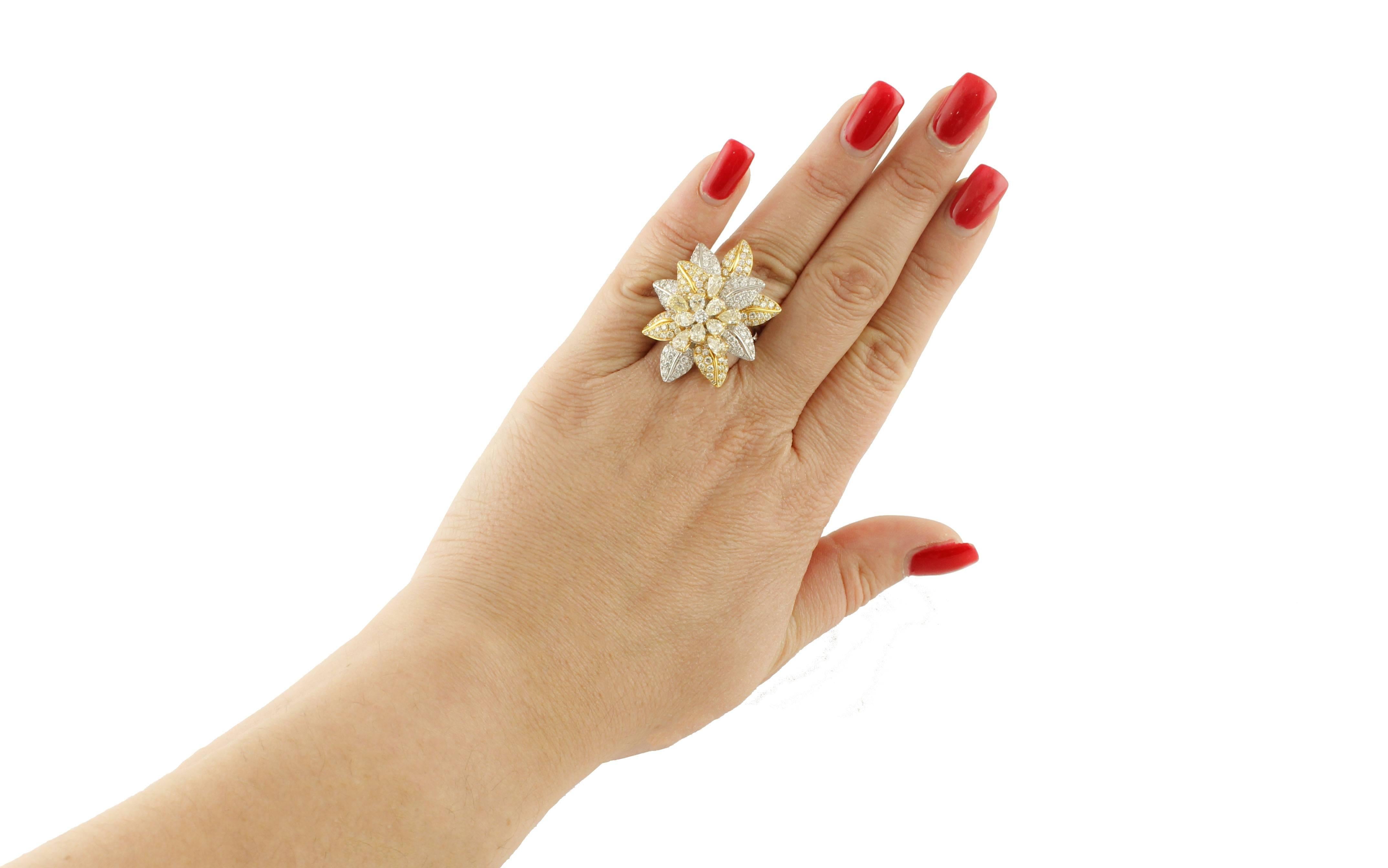 4, 64 carat Diamond 18 kt White and Yellow Gold Flower Ring 1
