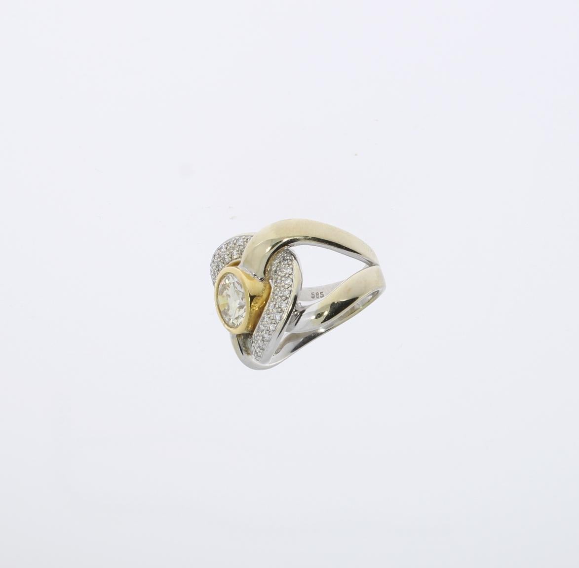 Ring aus Weiß- und Gelbgold mit Diamanten (Rundschliff) im Angebot