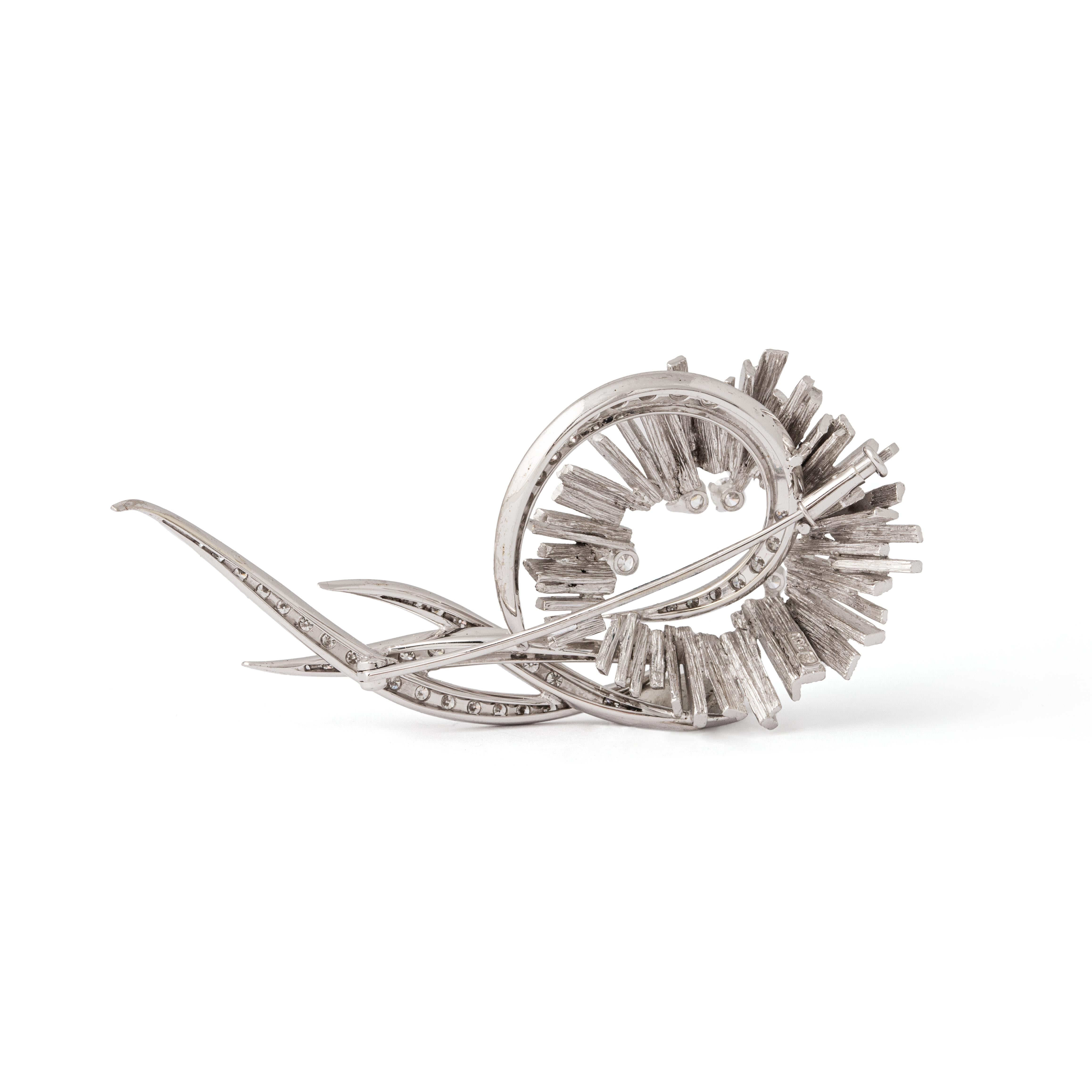 Diamond White Gold 18K Brooch 1960S In Excellent Condition In Geneva, CH