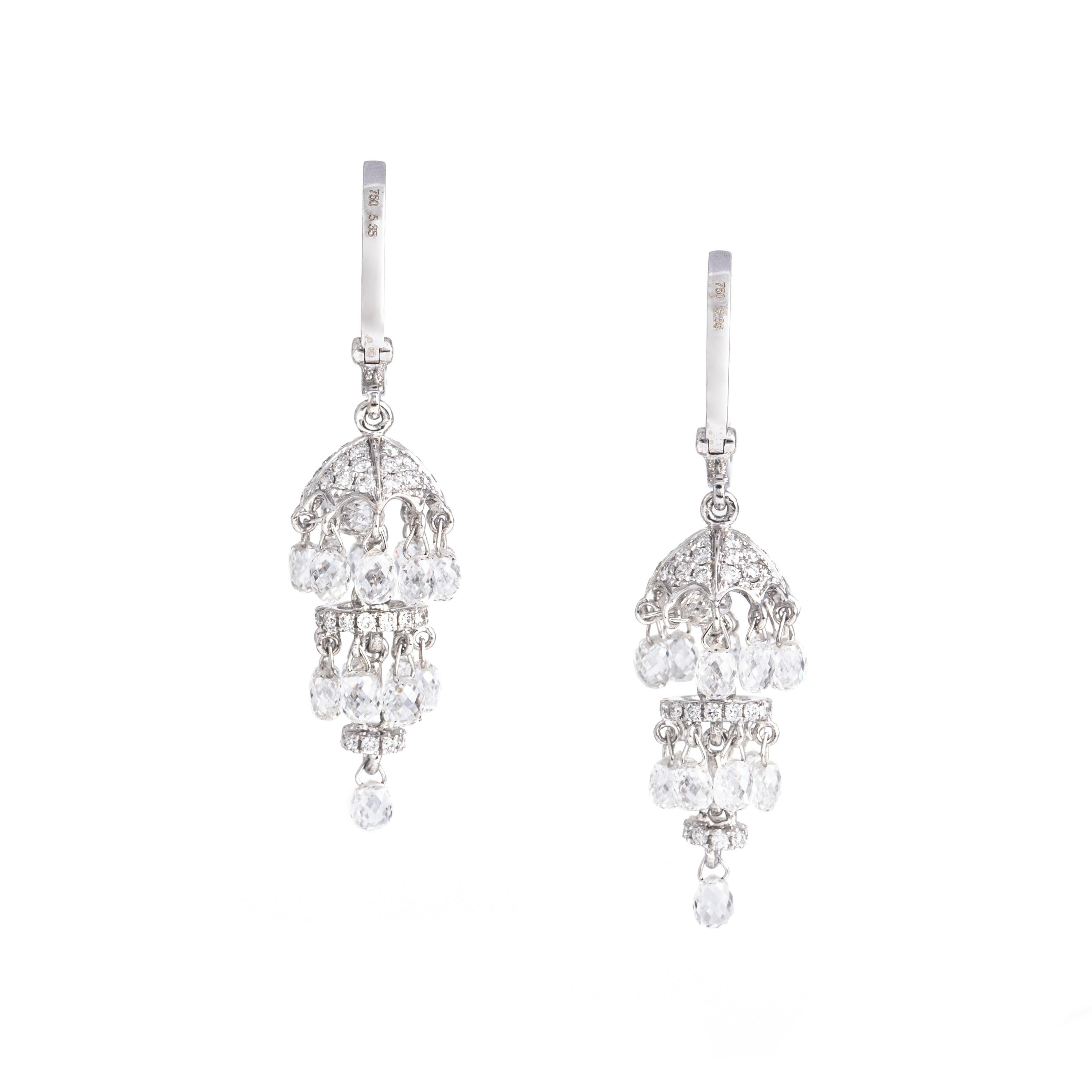 Earrings in white gold 18K briolette cut and round diamond 5.35 carat, estimated G/H color and Si1 clarity. 
Total gross weight: 5.21 grams.
Total length: 3.50 centimeters
Width: approx. 0.30 centimeters up to 1.00 centimeters
